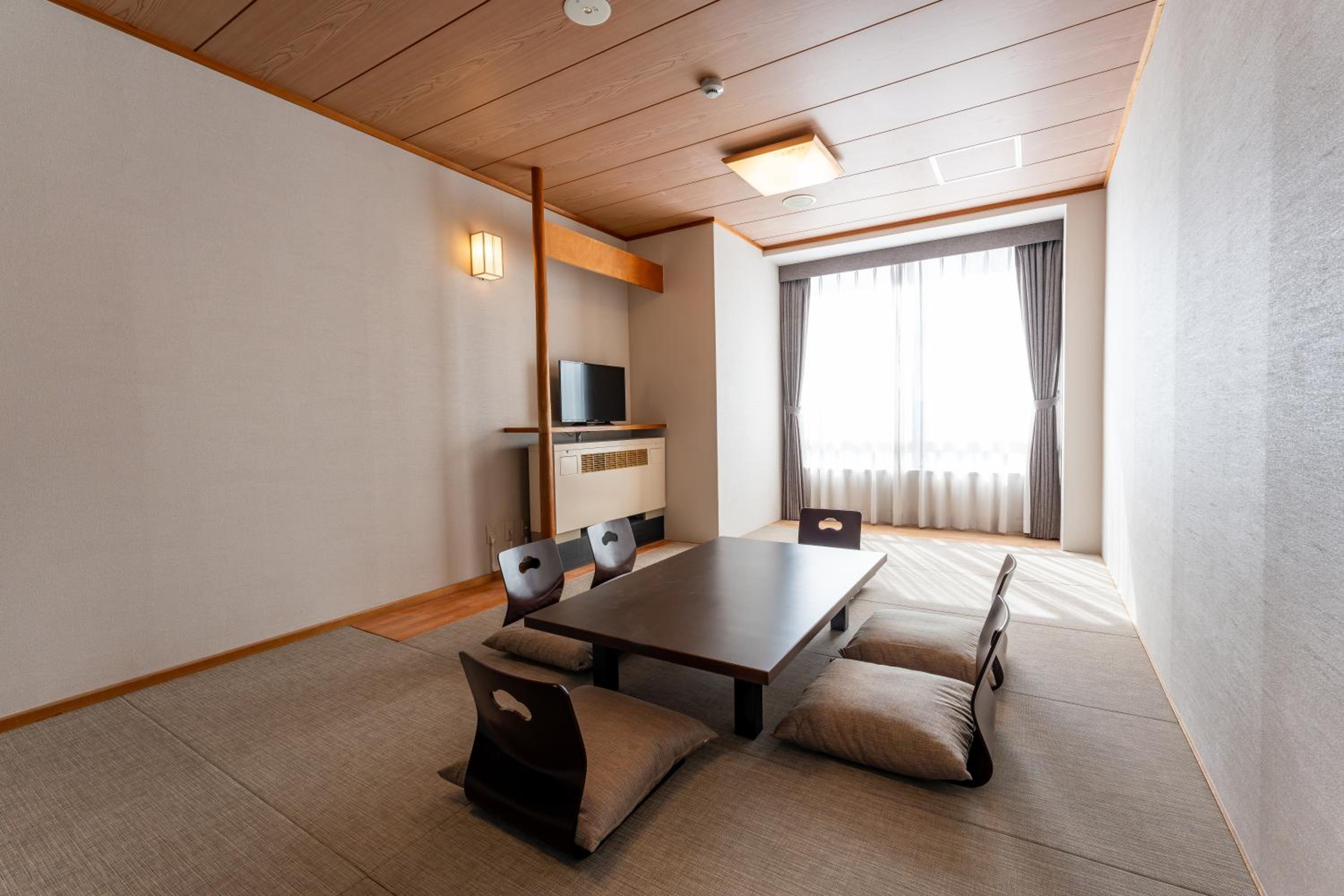 Japanese Standard D (lower floor)(Nonsmoking) - Photo 1