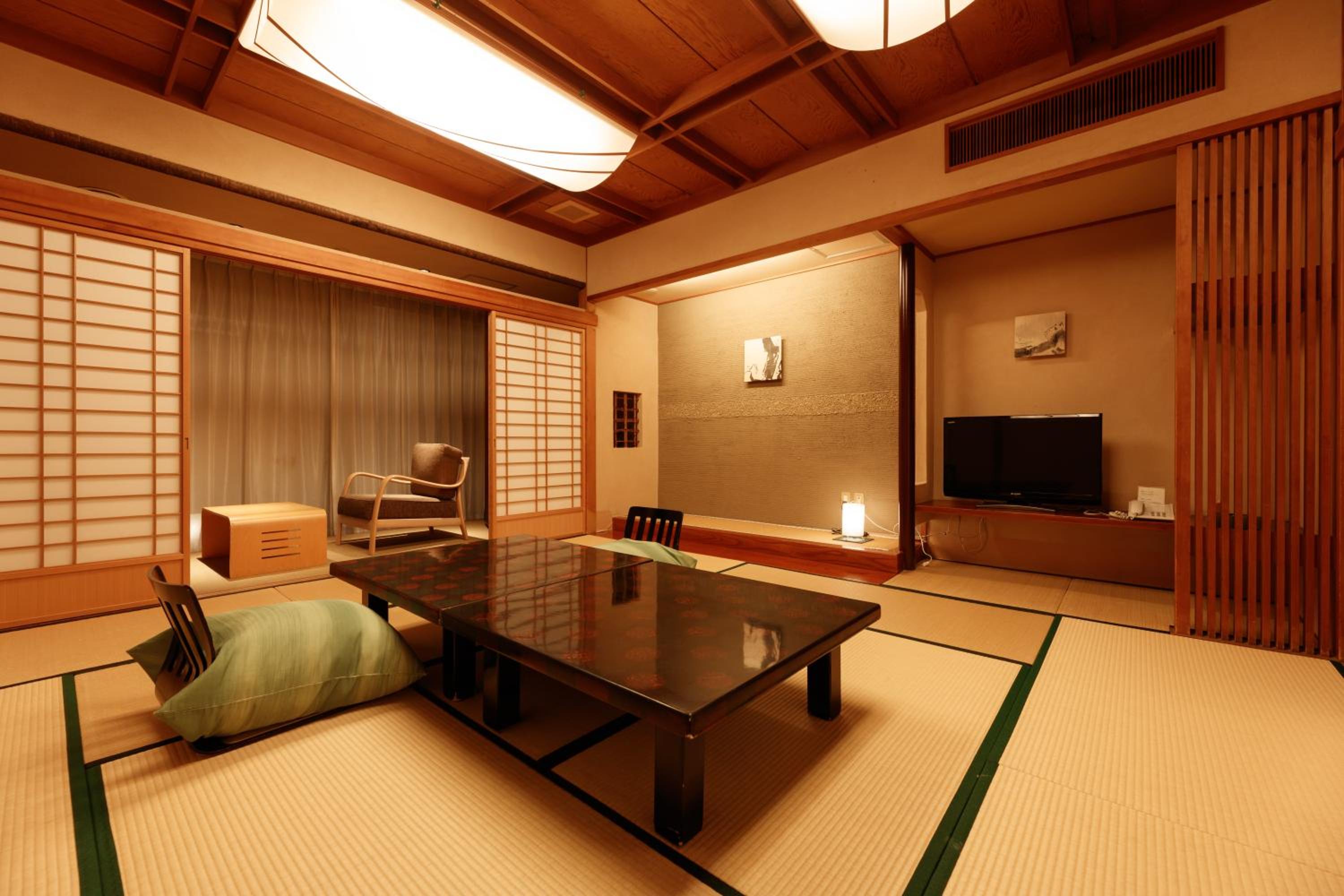 Deluxe Japanese-Style Room - Non-Smoking  photo 1