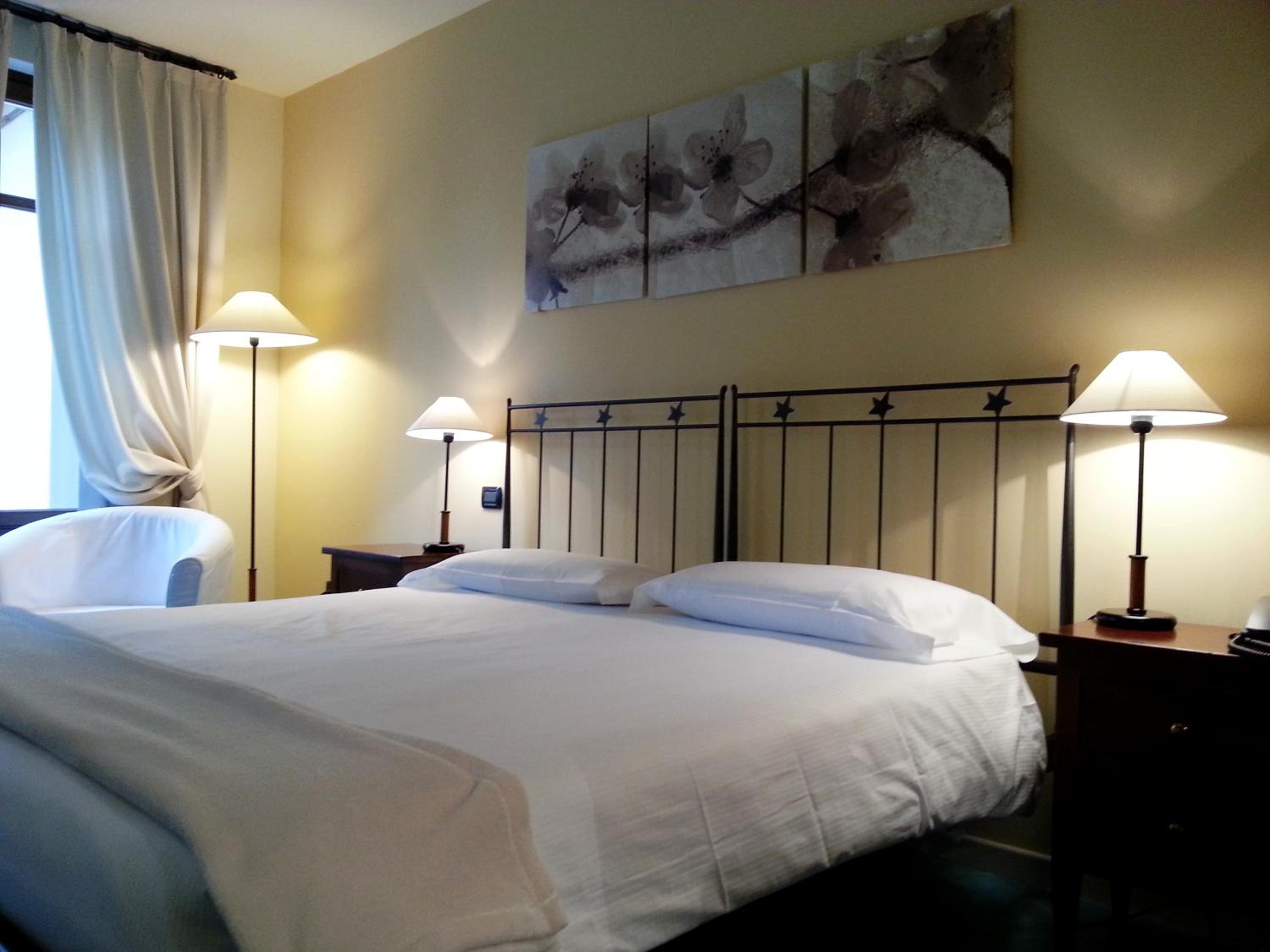 Superior Double or Twin Room - Photo 6