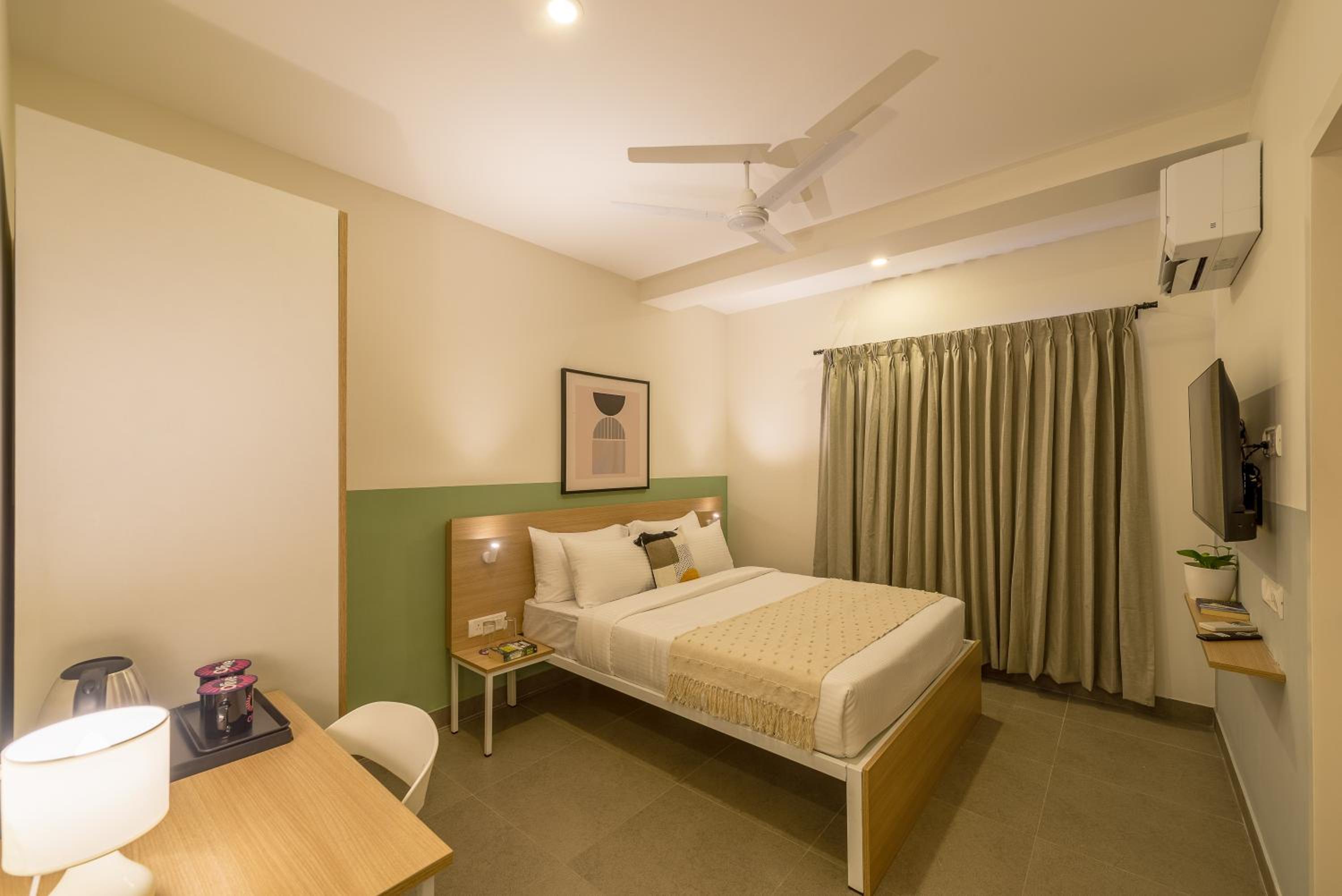 Standard Double Room - Photo 19