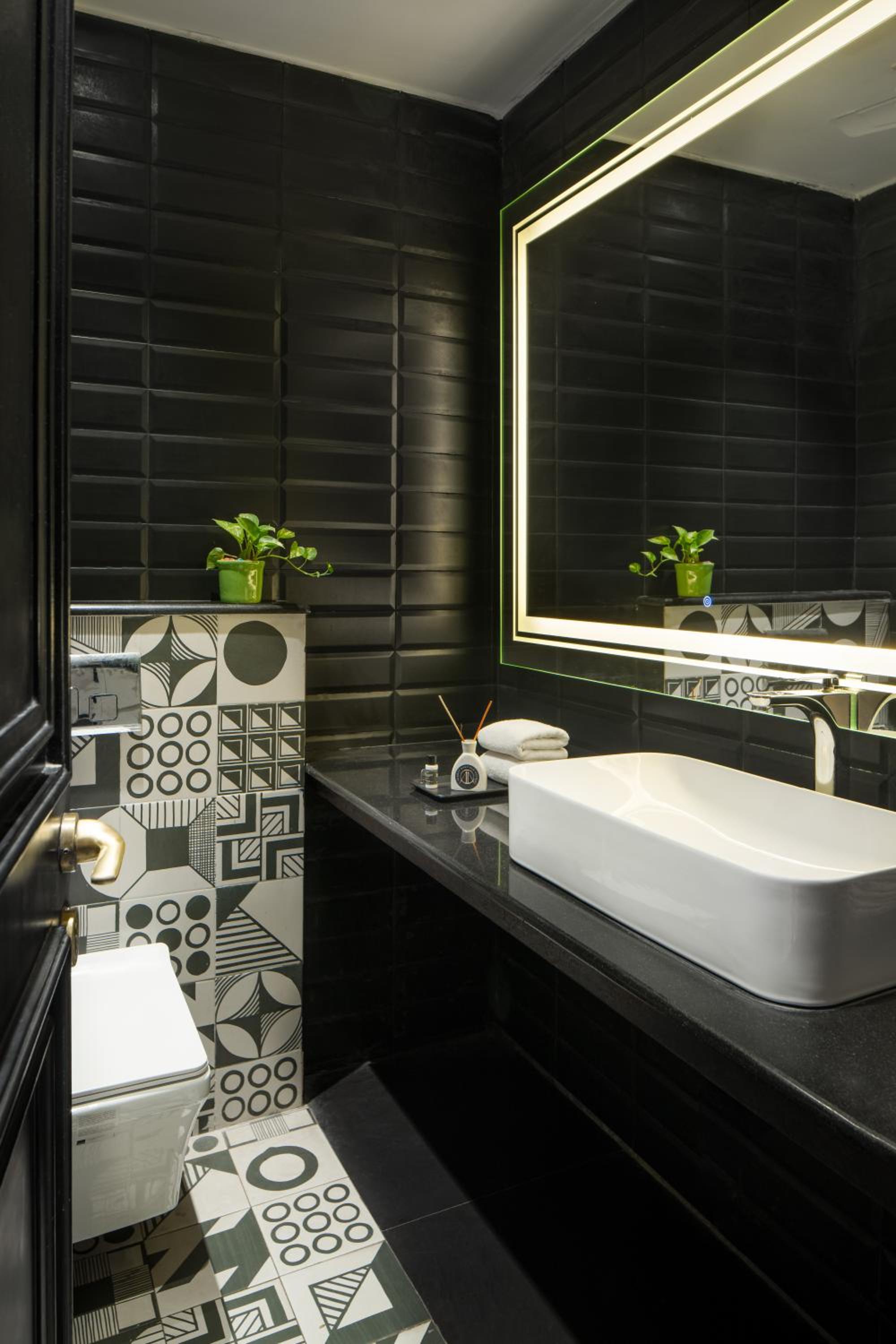 Deluxe Twin Room - Photo 9