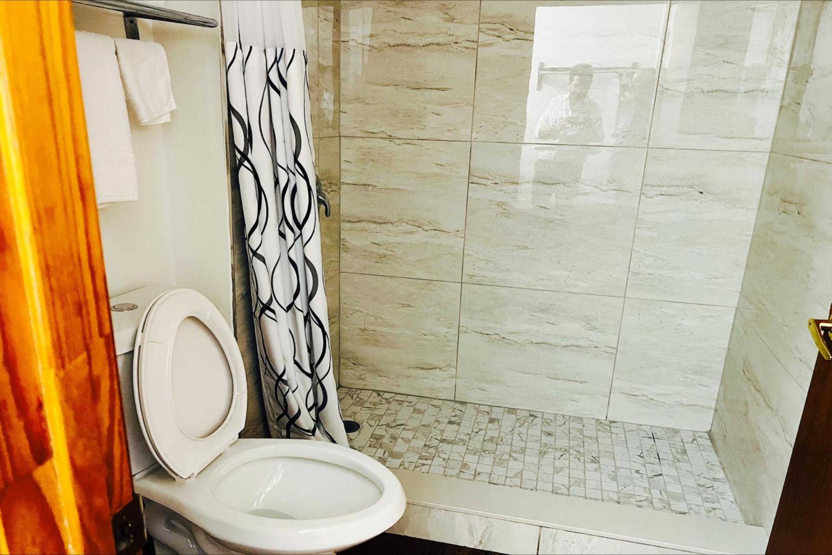 2 Full Beds Non-Smoking with Shower photo 2
