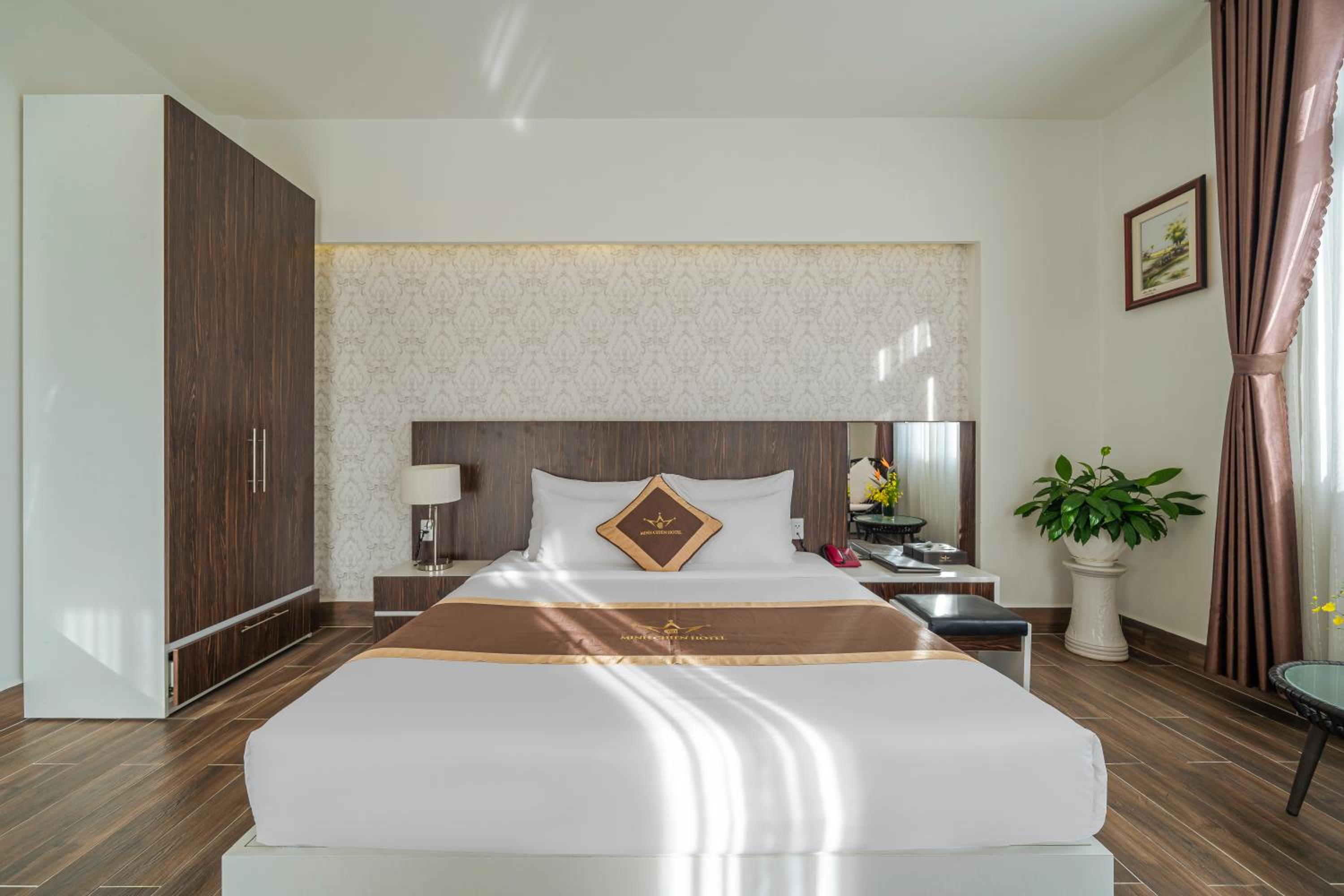 Suite - Photo 19