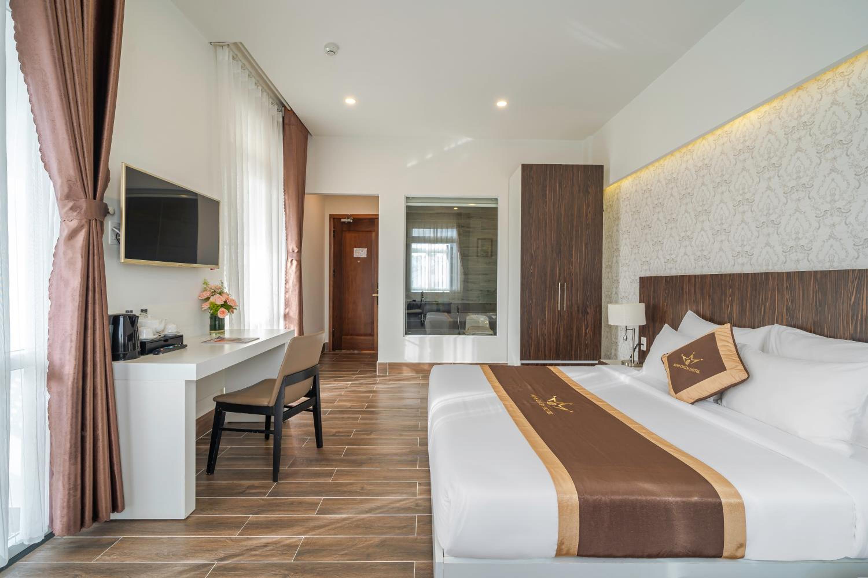 Suite - Photo 17