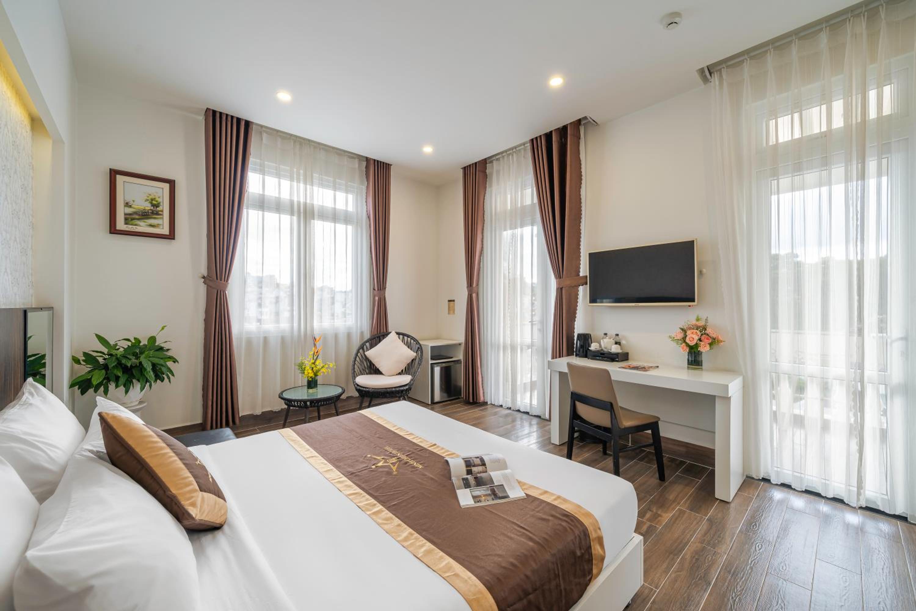 Suite - Photo 16