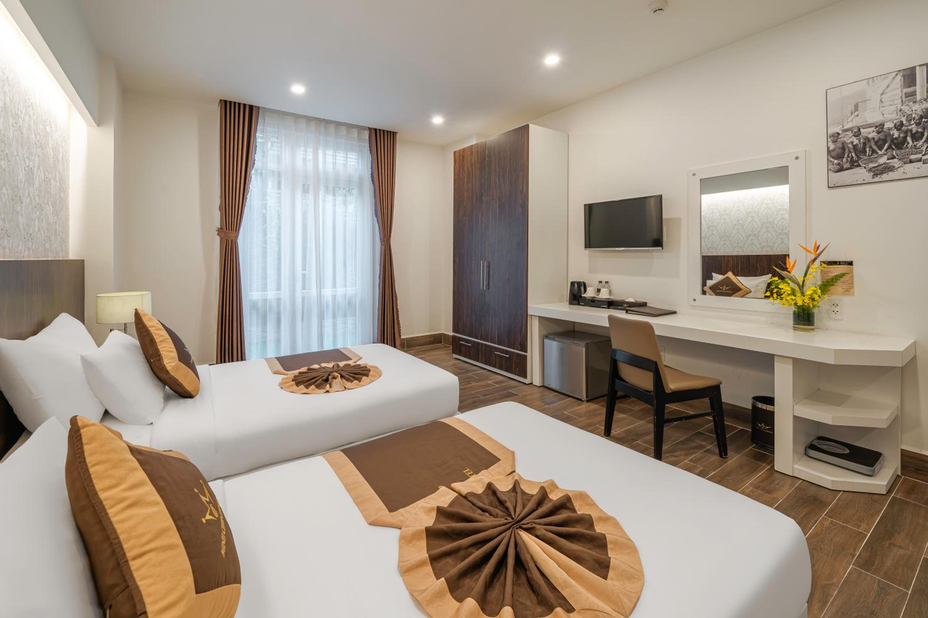 Twin Room with View - Photo 11