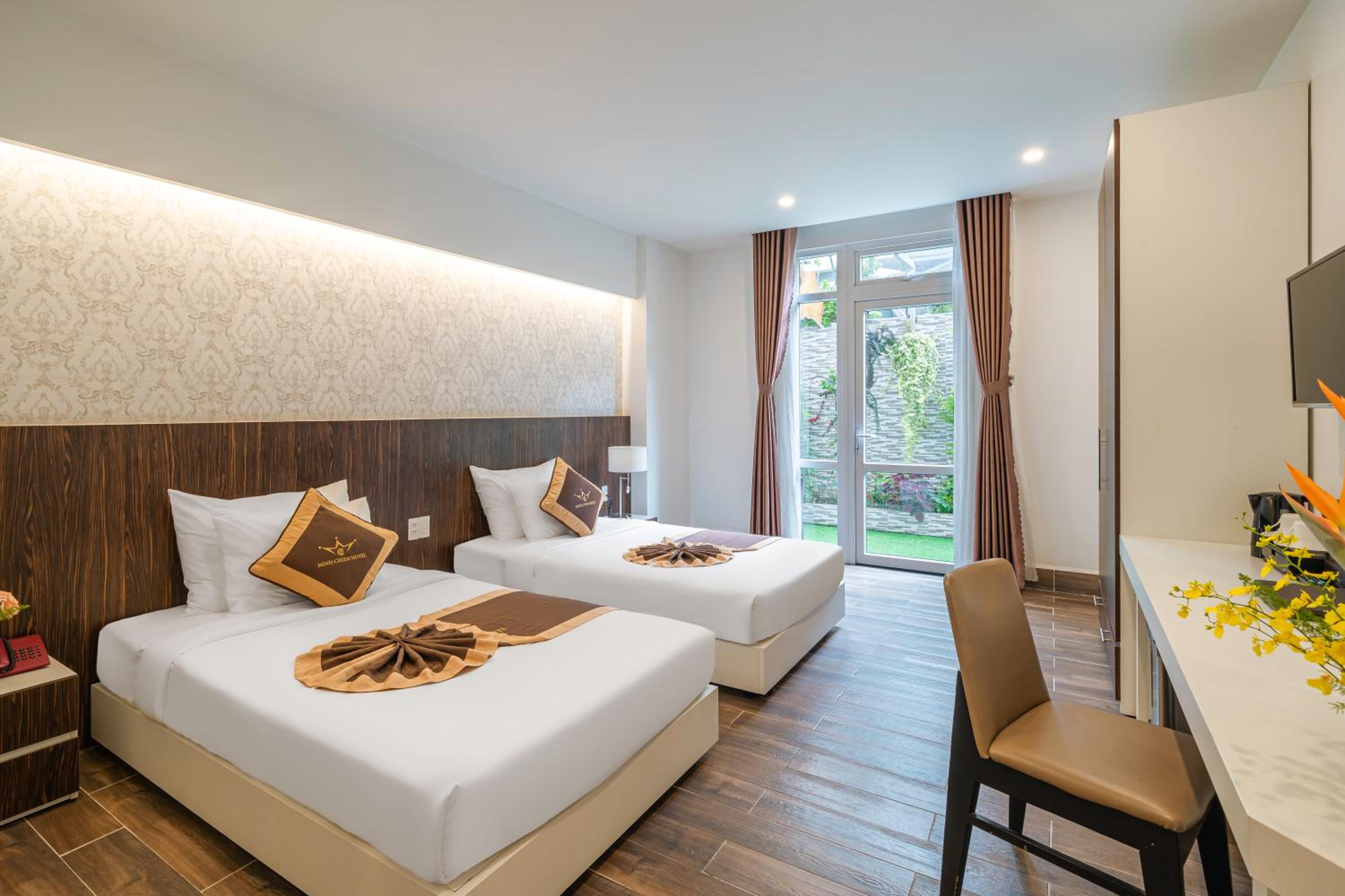 Twin Room with View - Photo 24