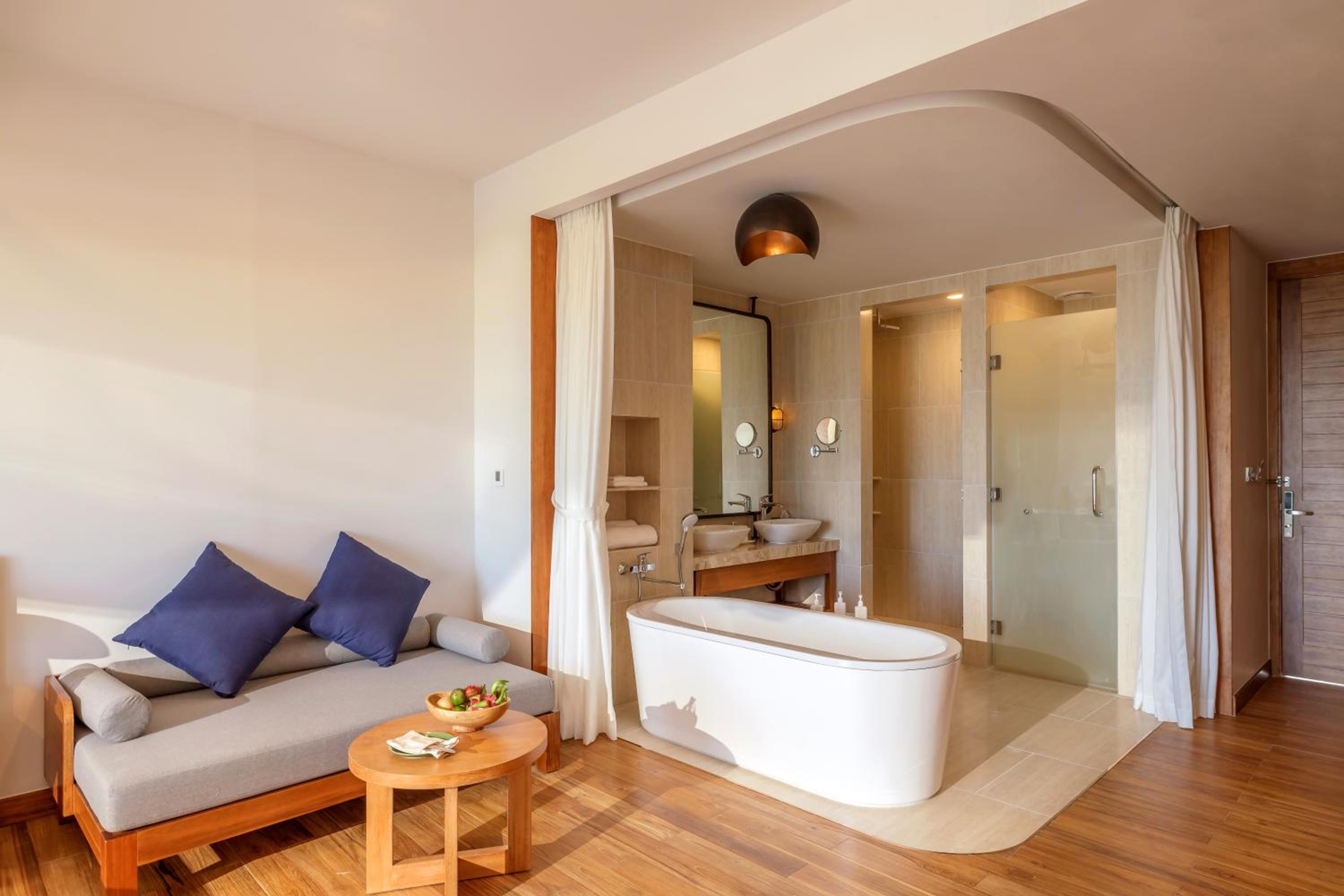 Deluxe Garden View with 2 Single Beds - Photo 2