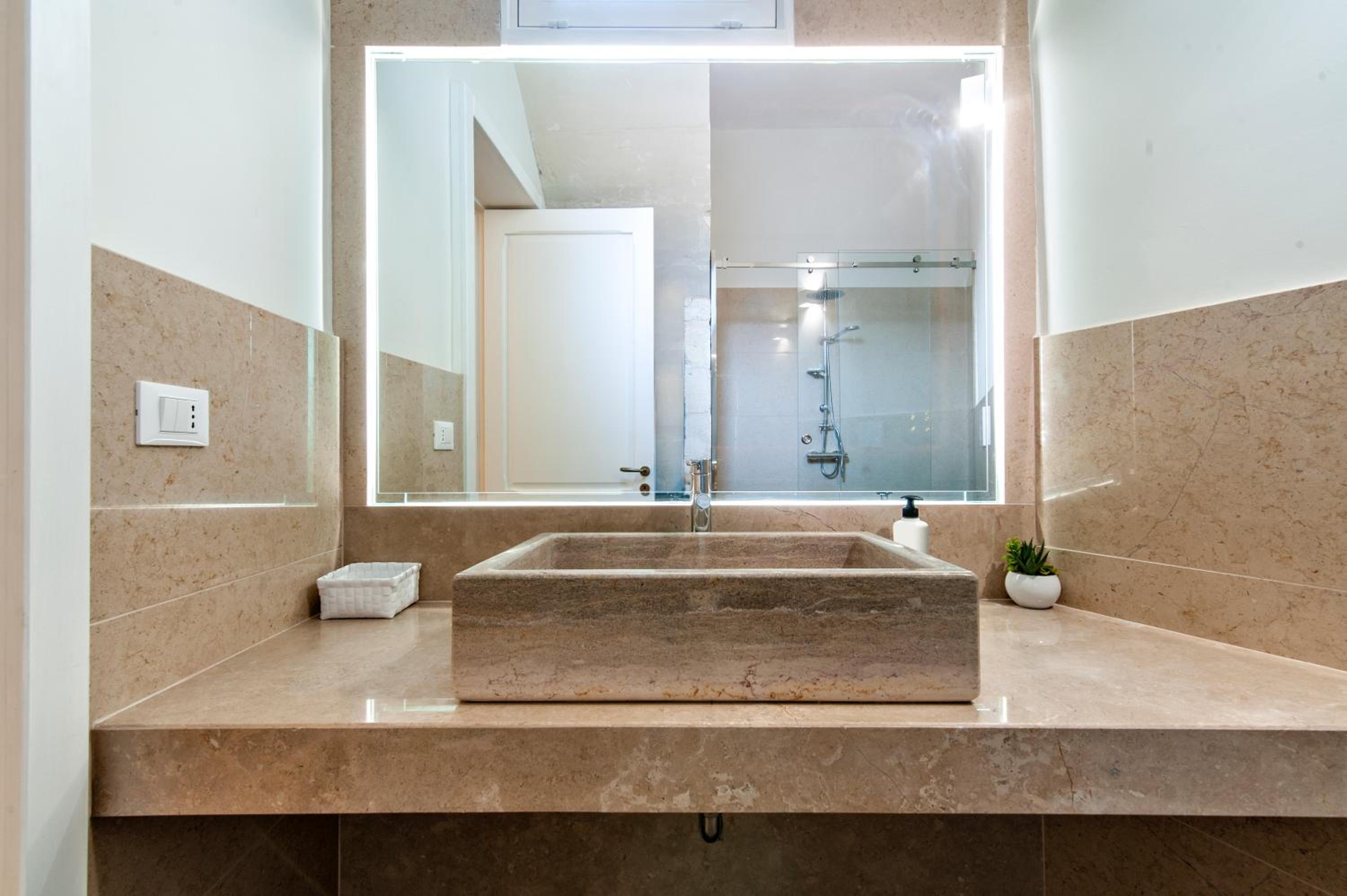 Deluxe Suite photo 2