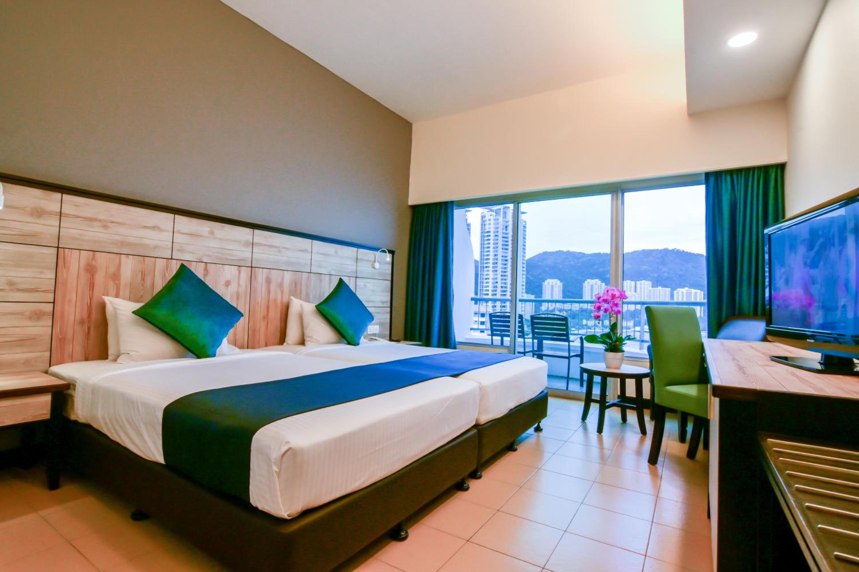 Deluxe Double Room with Sea View (Newly Renovated) - Photo 3