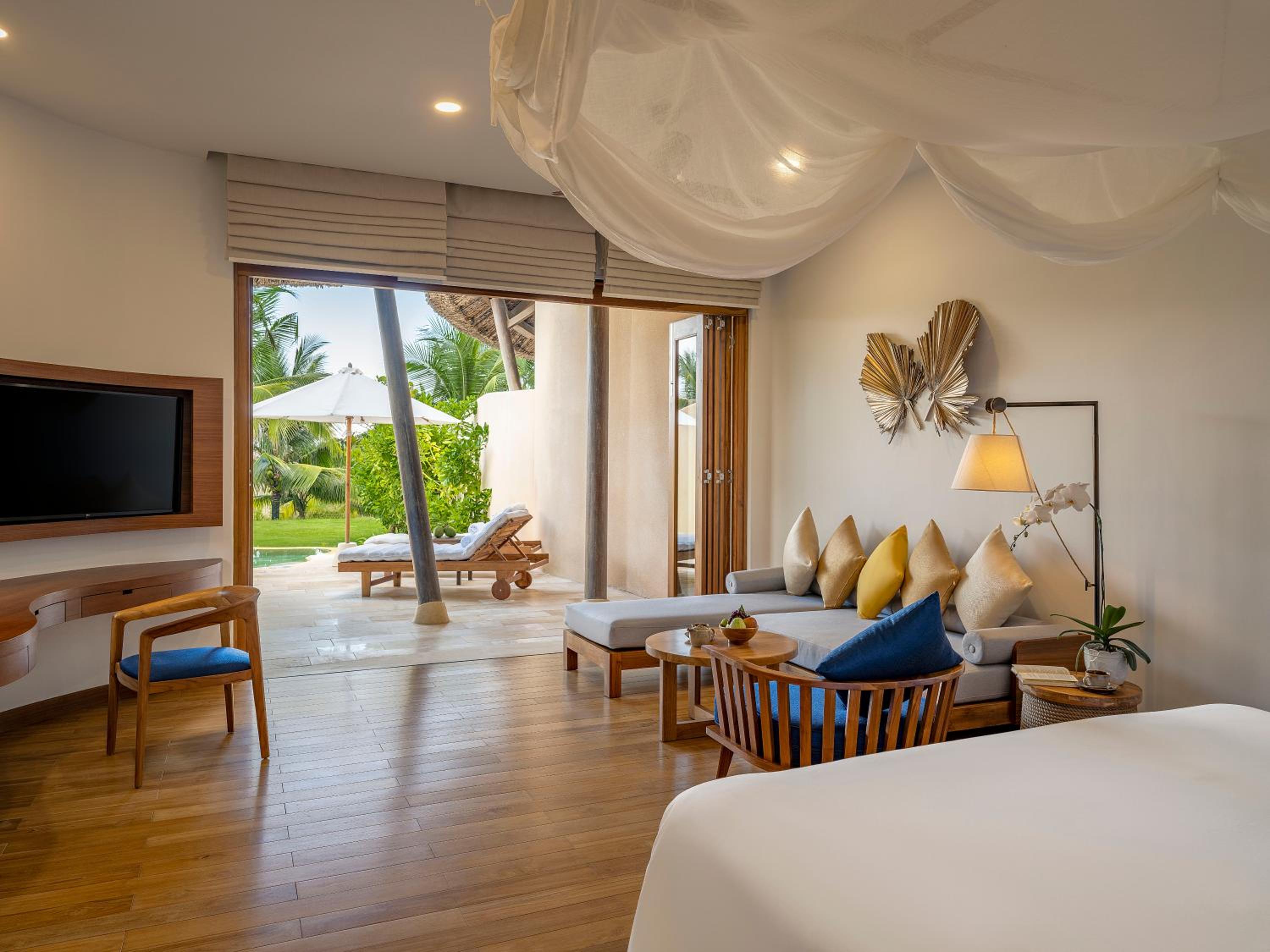 One-Bedroom Pool Villa with King Bed - Photo 1