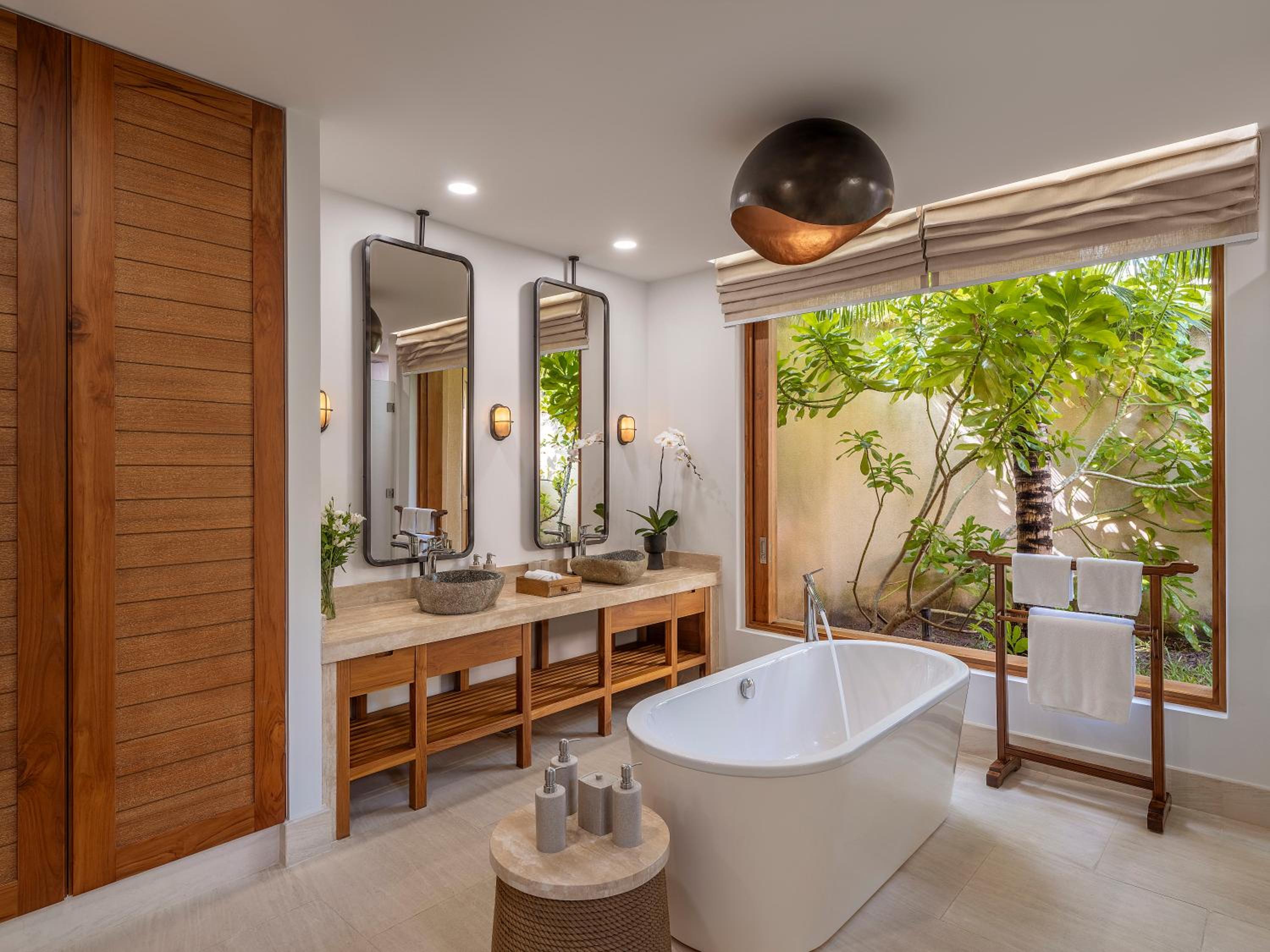 One-Bedroom Pool Villa with King Bed - Photo 6