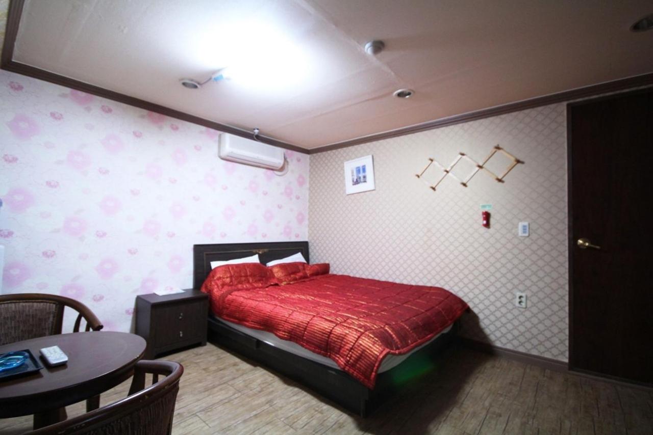 Double Room - Photo 3