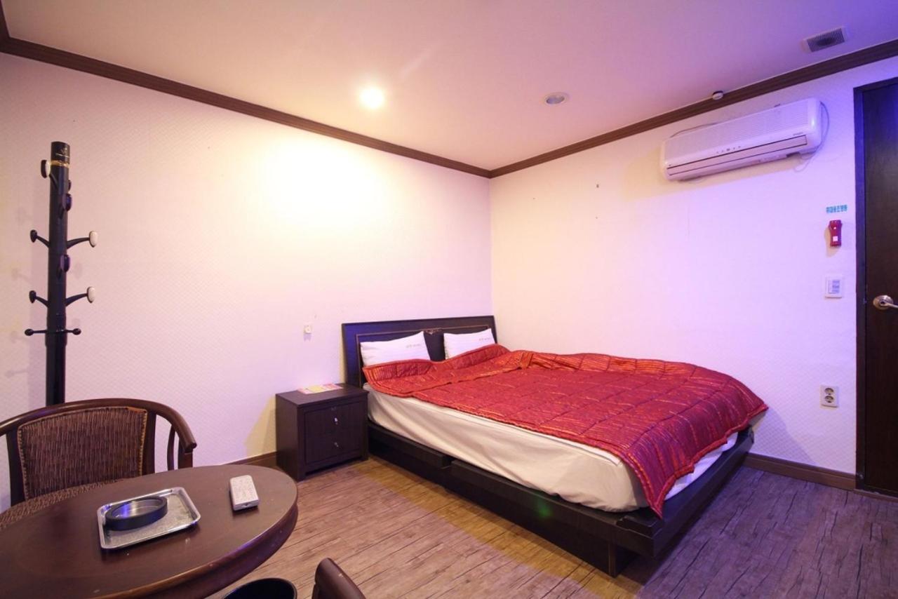 Double Room - Photo 2