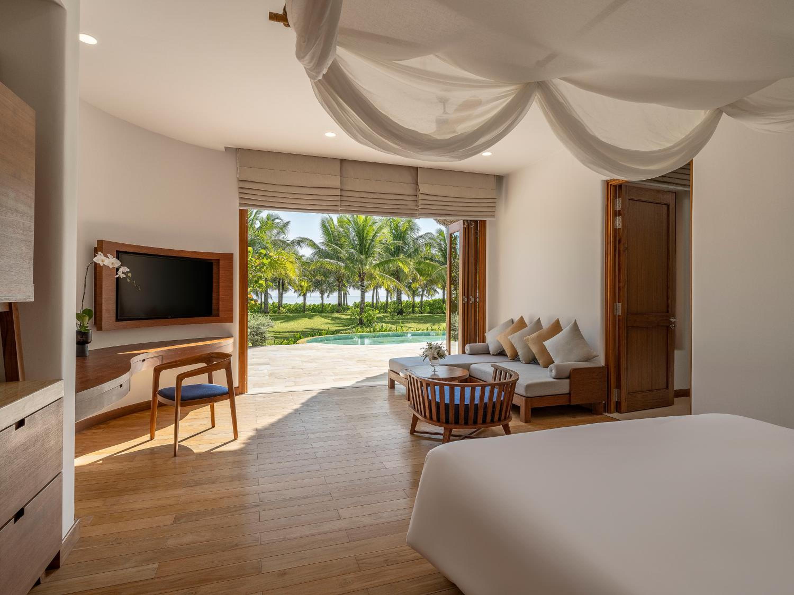 Beach Front Four-Bedroom Pool Villa - Photo 4