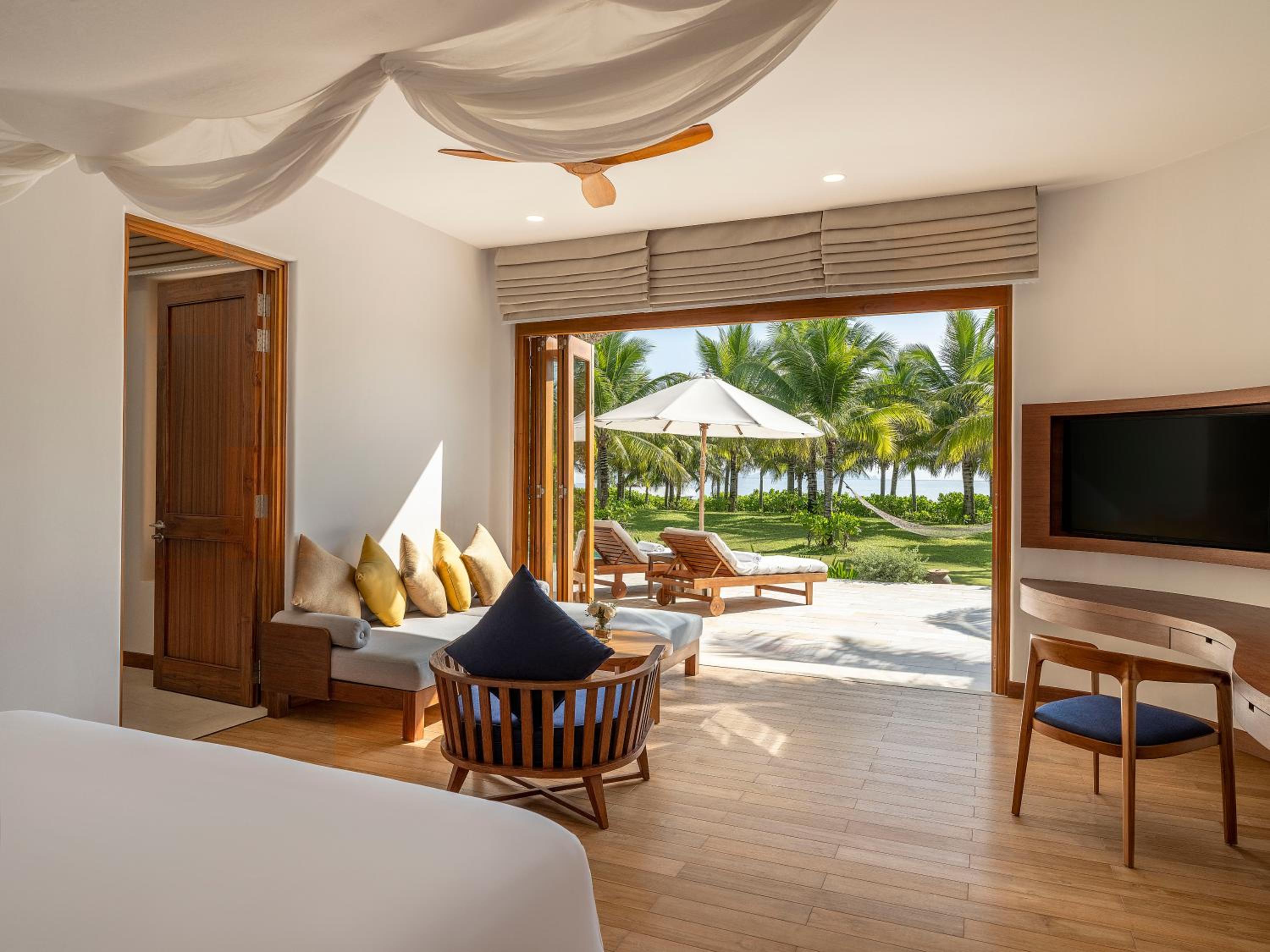 Beach Front Four-Bedroom Pool Villa - Photo 2