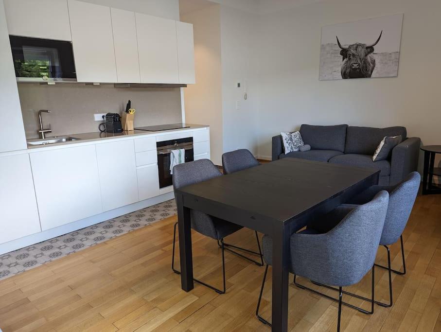 One-Bedroom Apartment photo 2