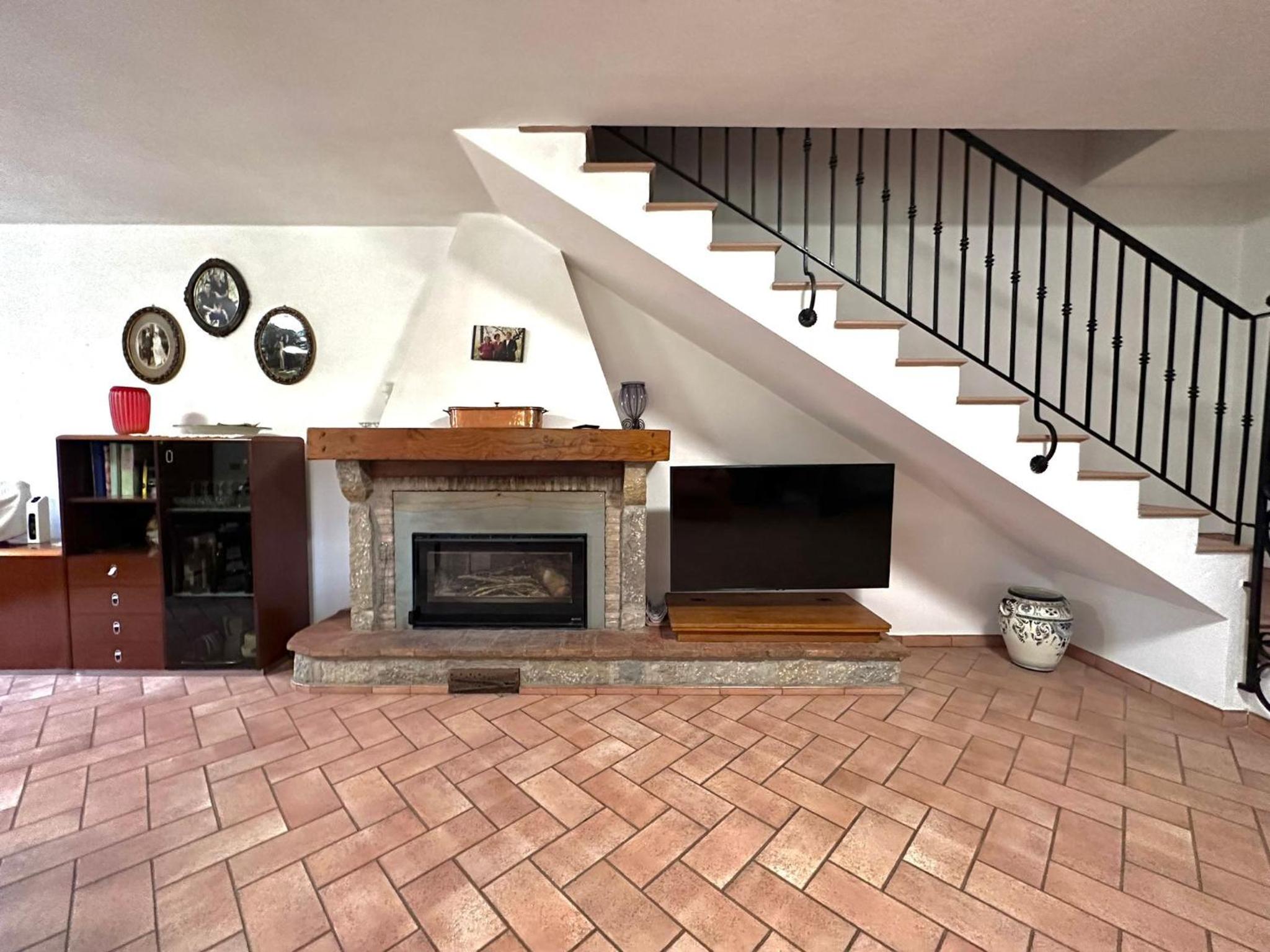 Three-Bedroom House photo 3