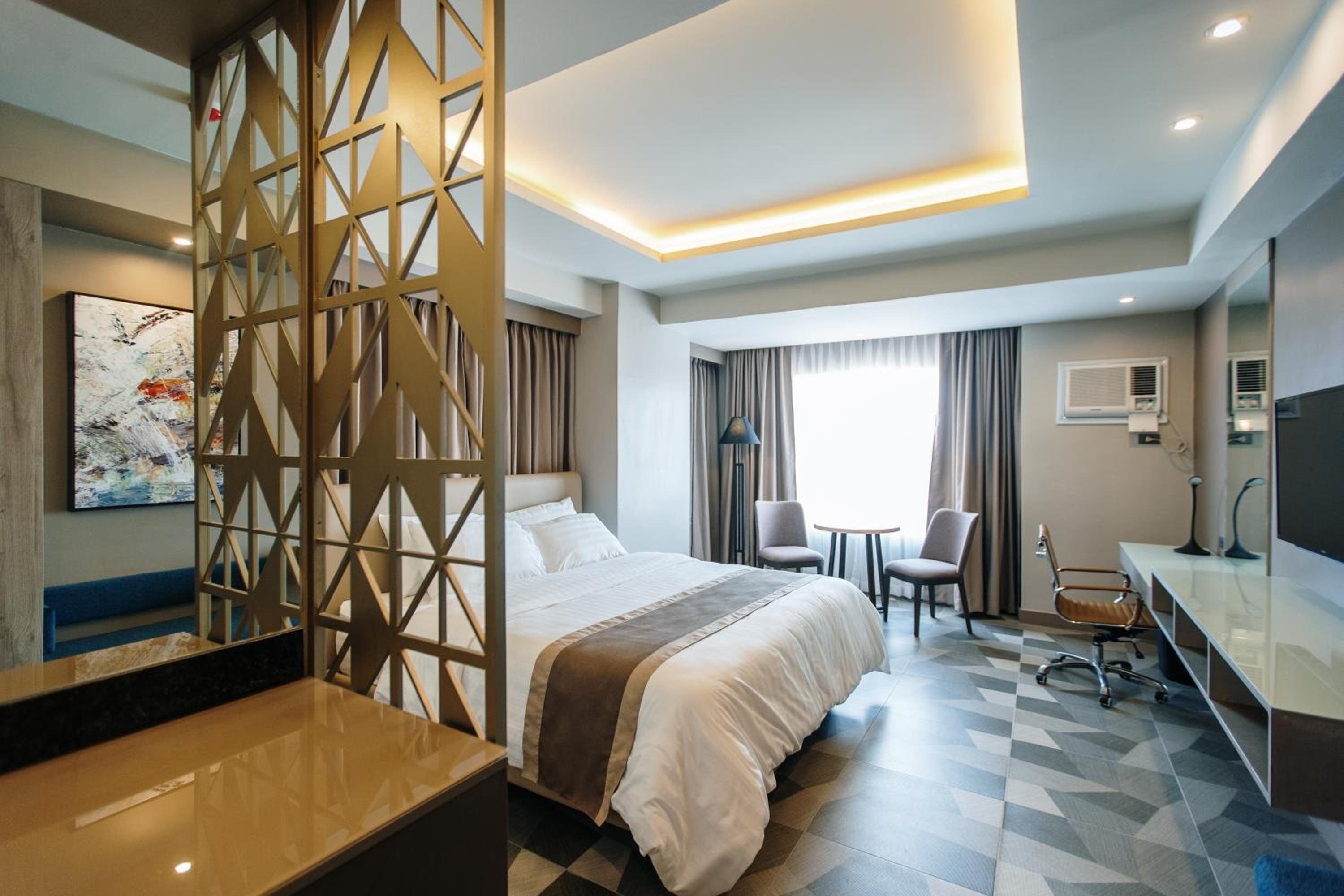 Deluxe King Room - Photo 6