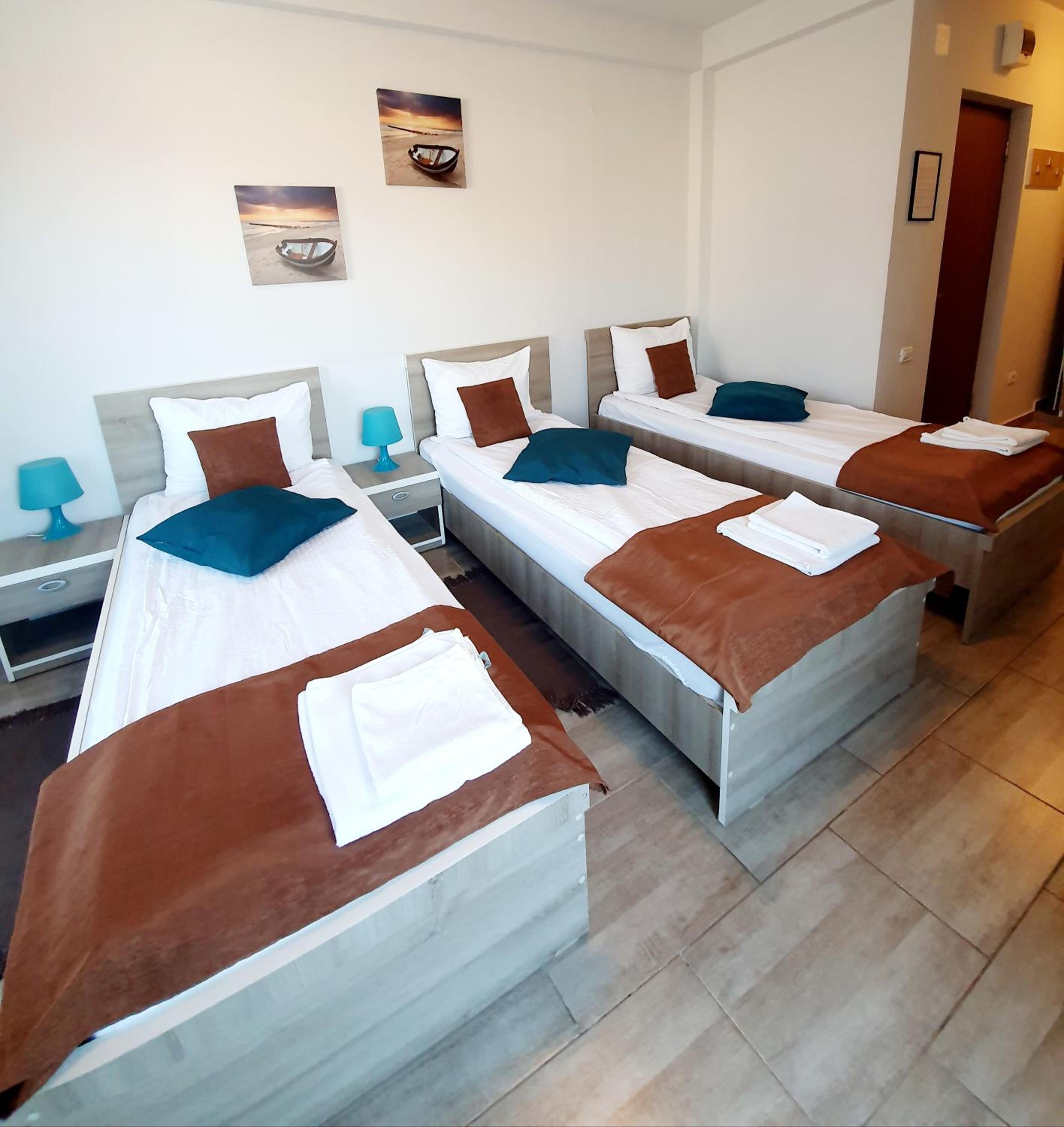 Triple Room with Private Bathroom - Photo 1