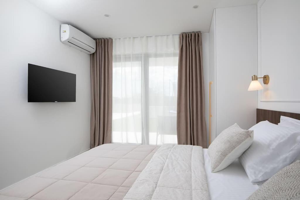 Three-Bedroom Villa photo 1