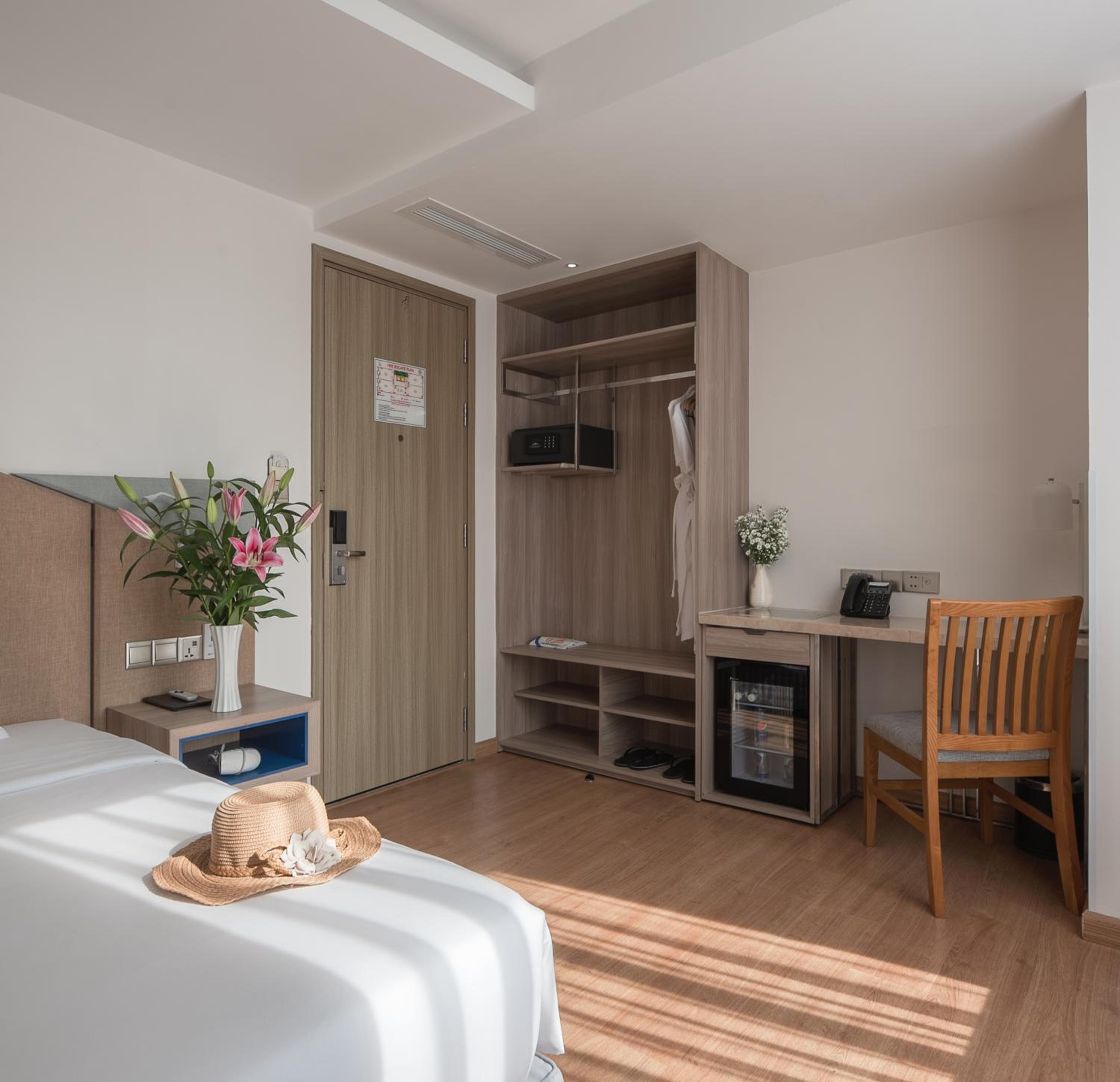 Deluxe Room - Photo 6