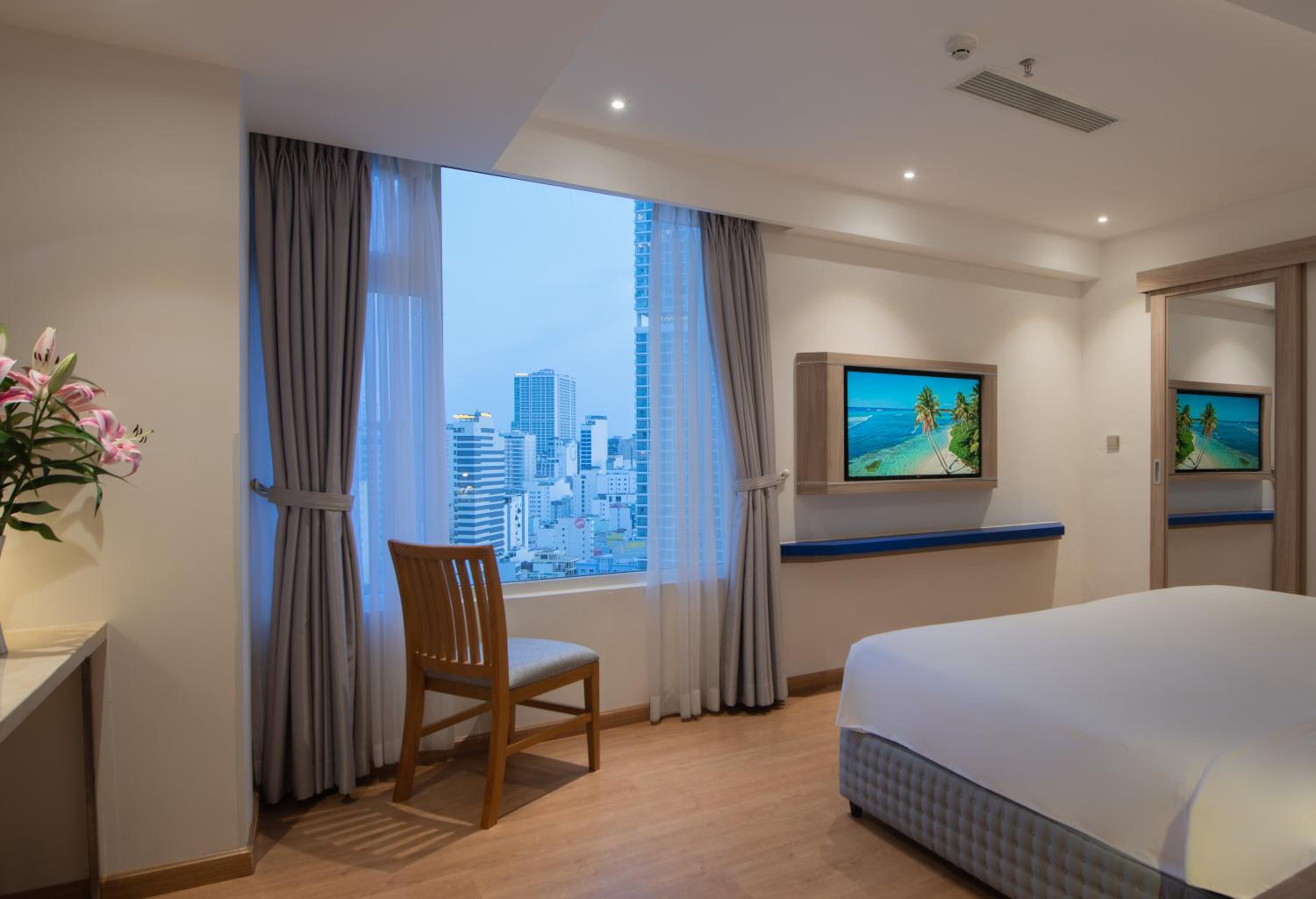 Deluxe Room - Photo 3