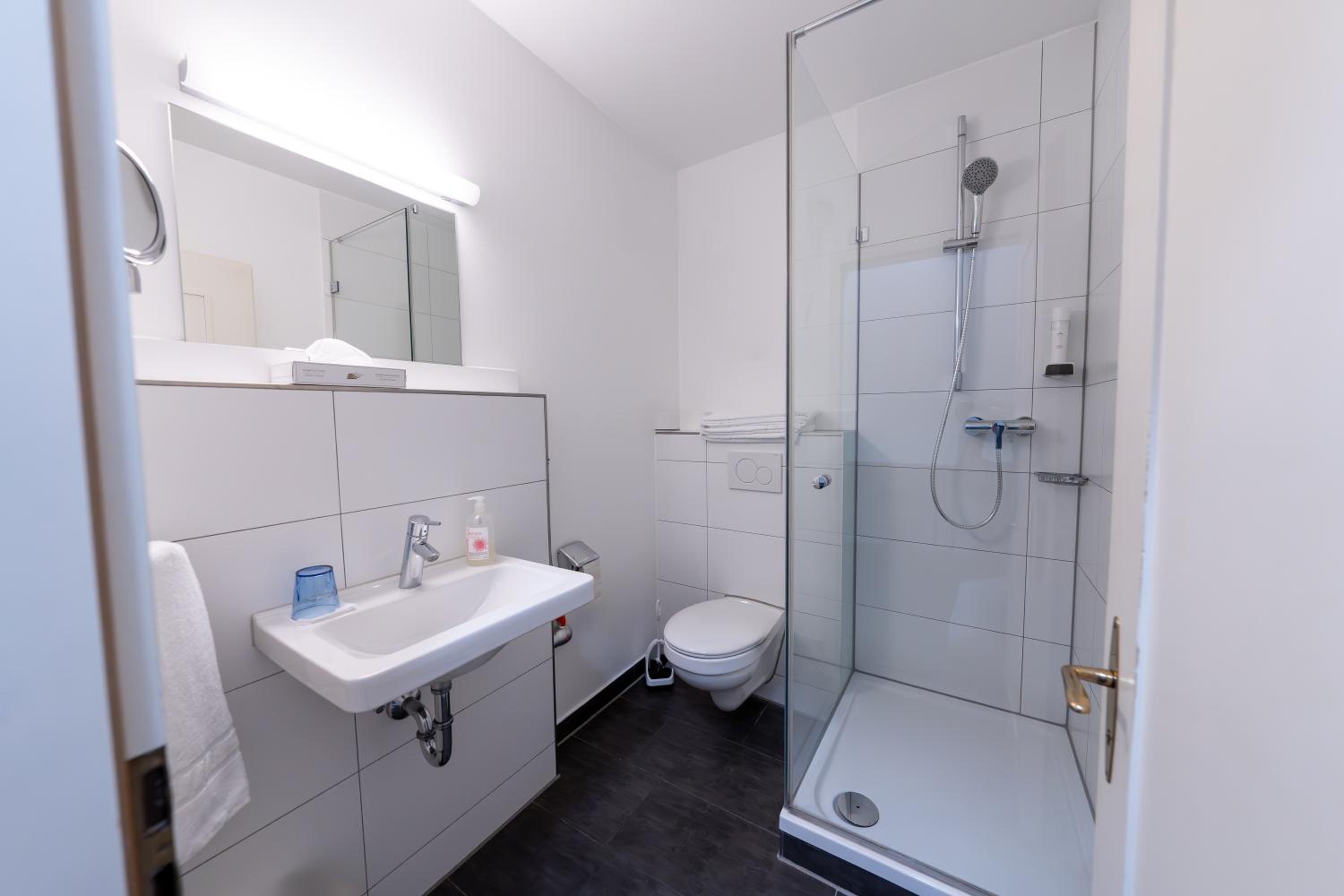 Double Room - Photo 11
