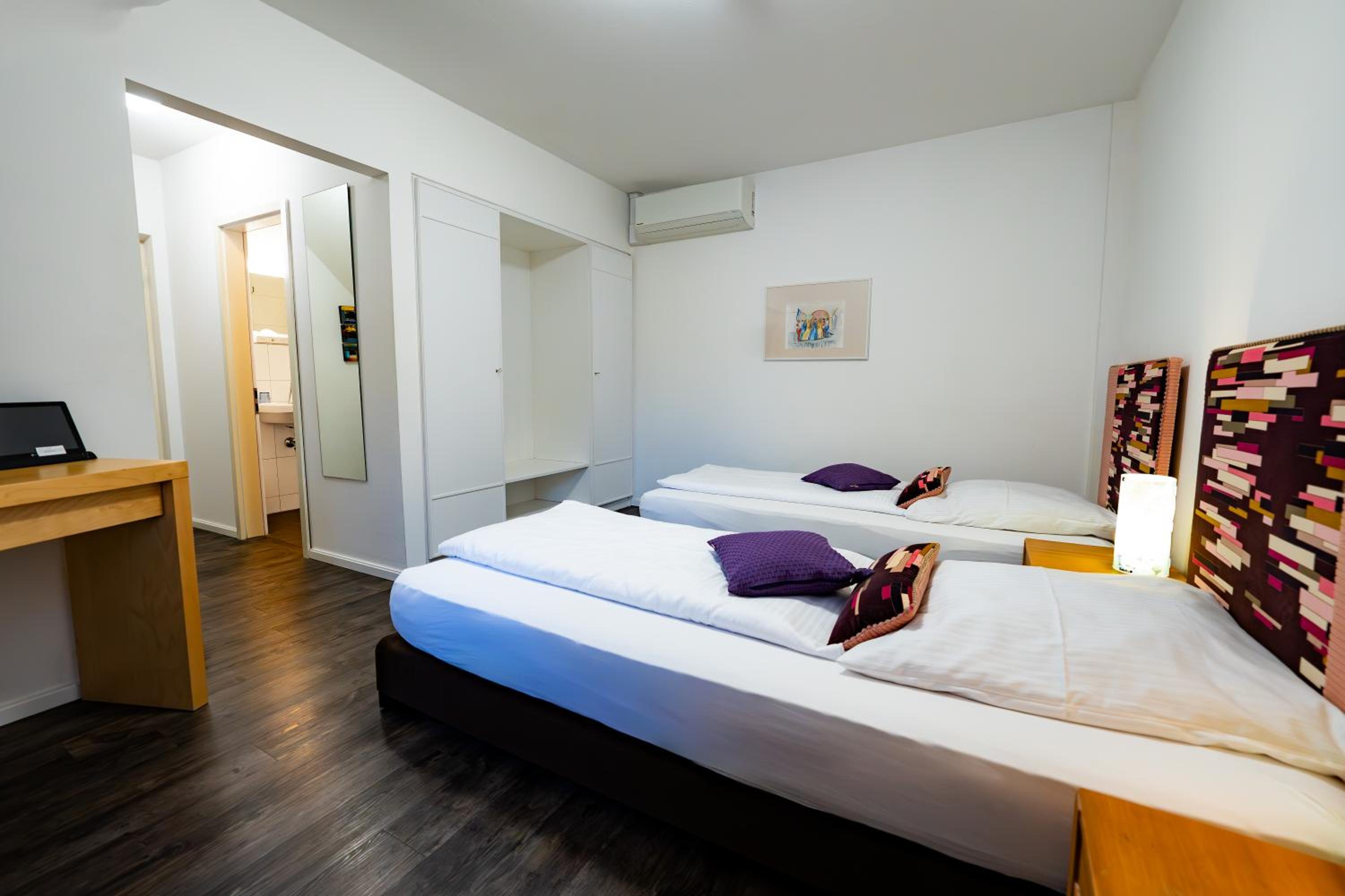 Double Room - Photo 2