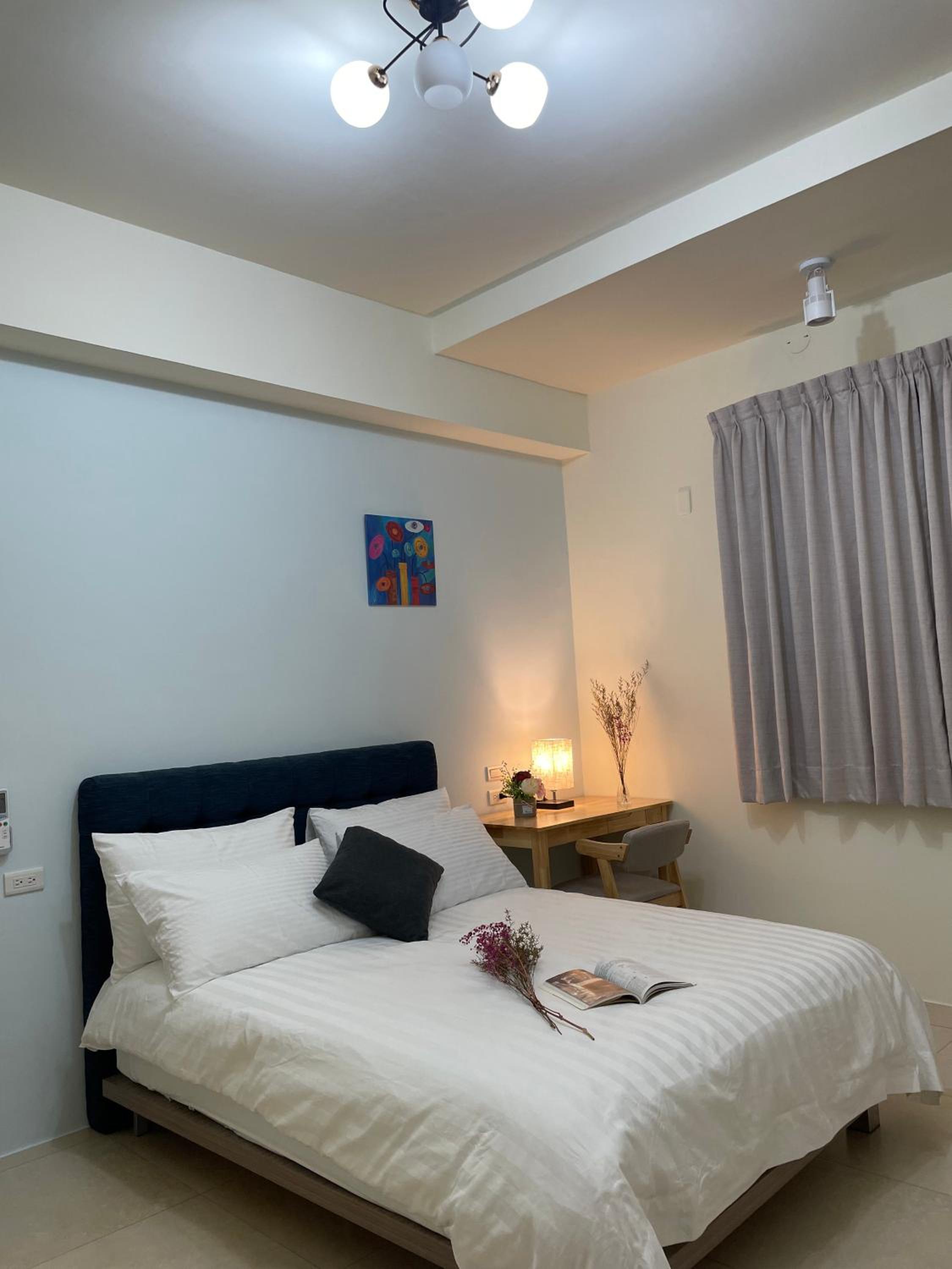 Queen Room photo 1