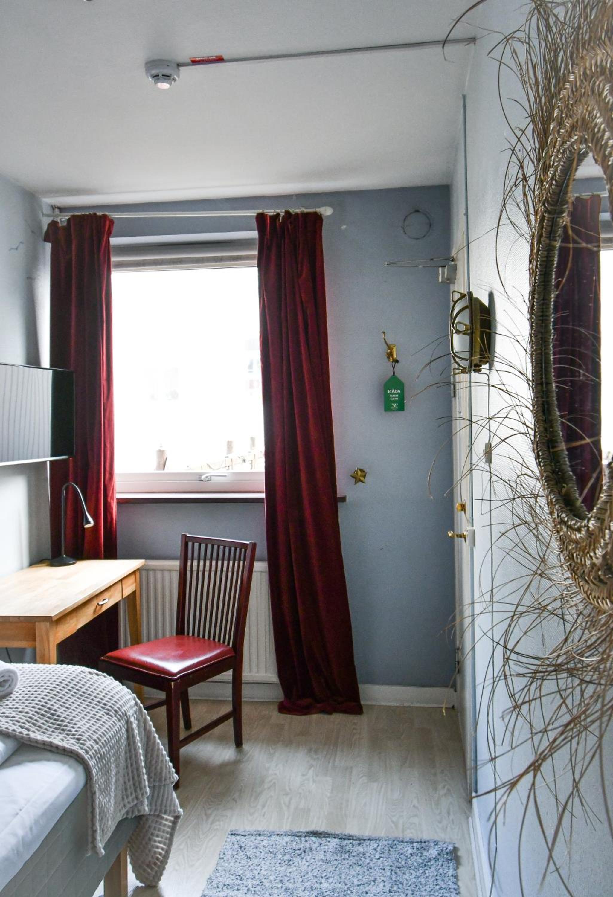 Single Room photo 2