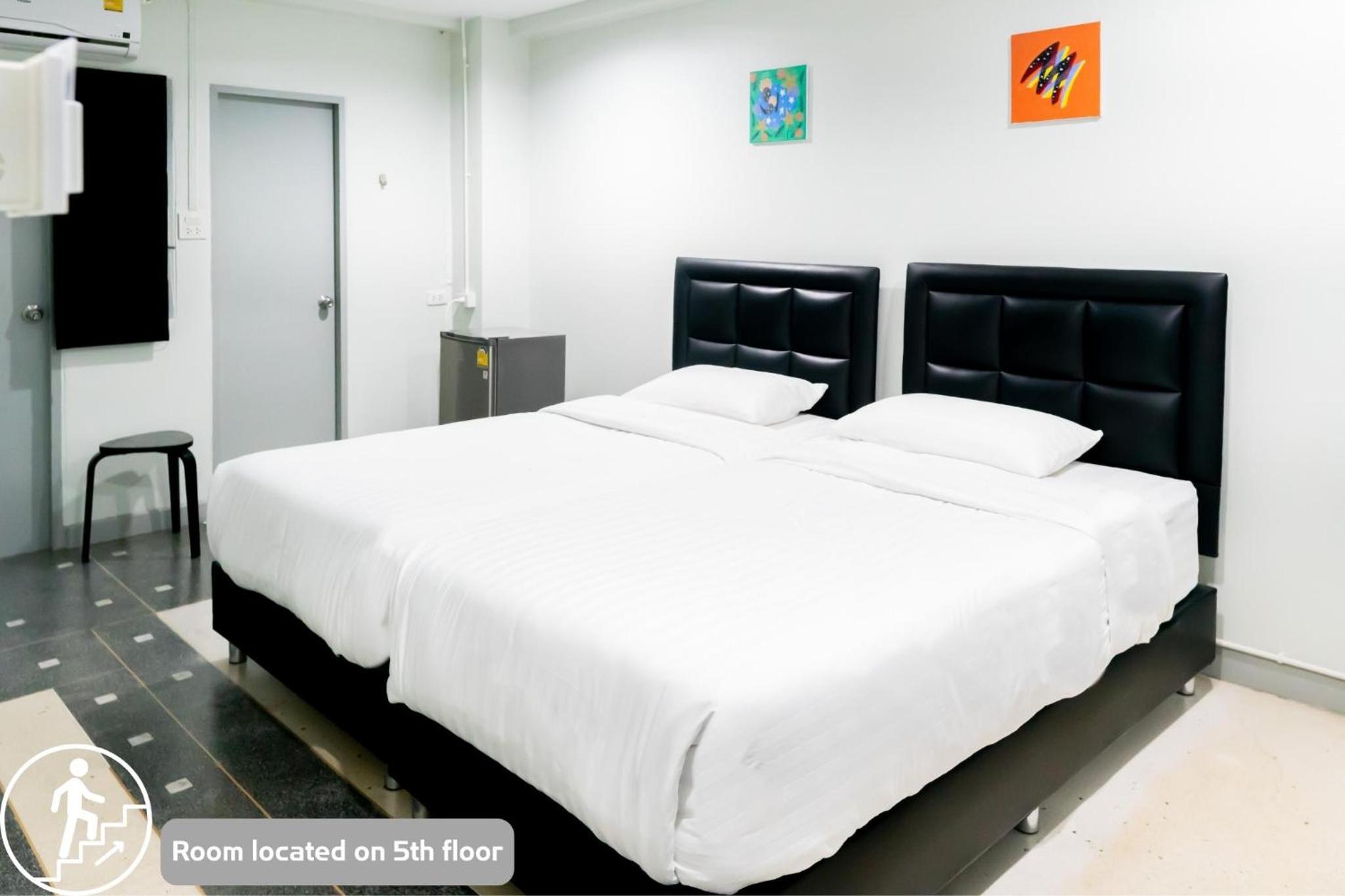 Economy Twin Room photo 1