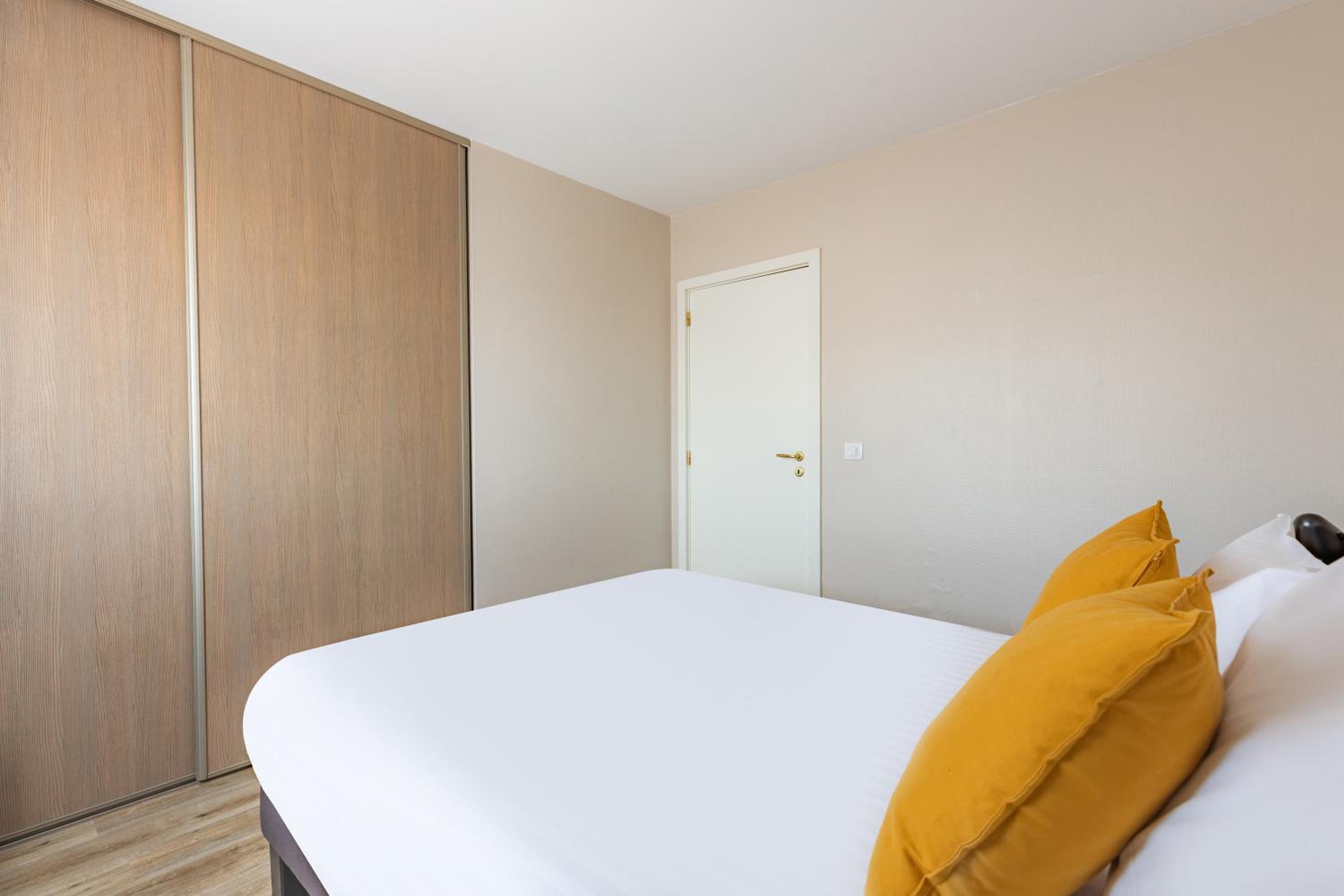 Two-Bedroom Apartment - Photo 2
