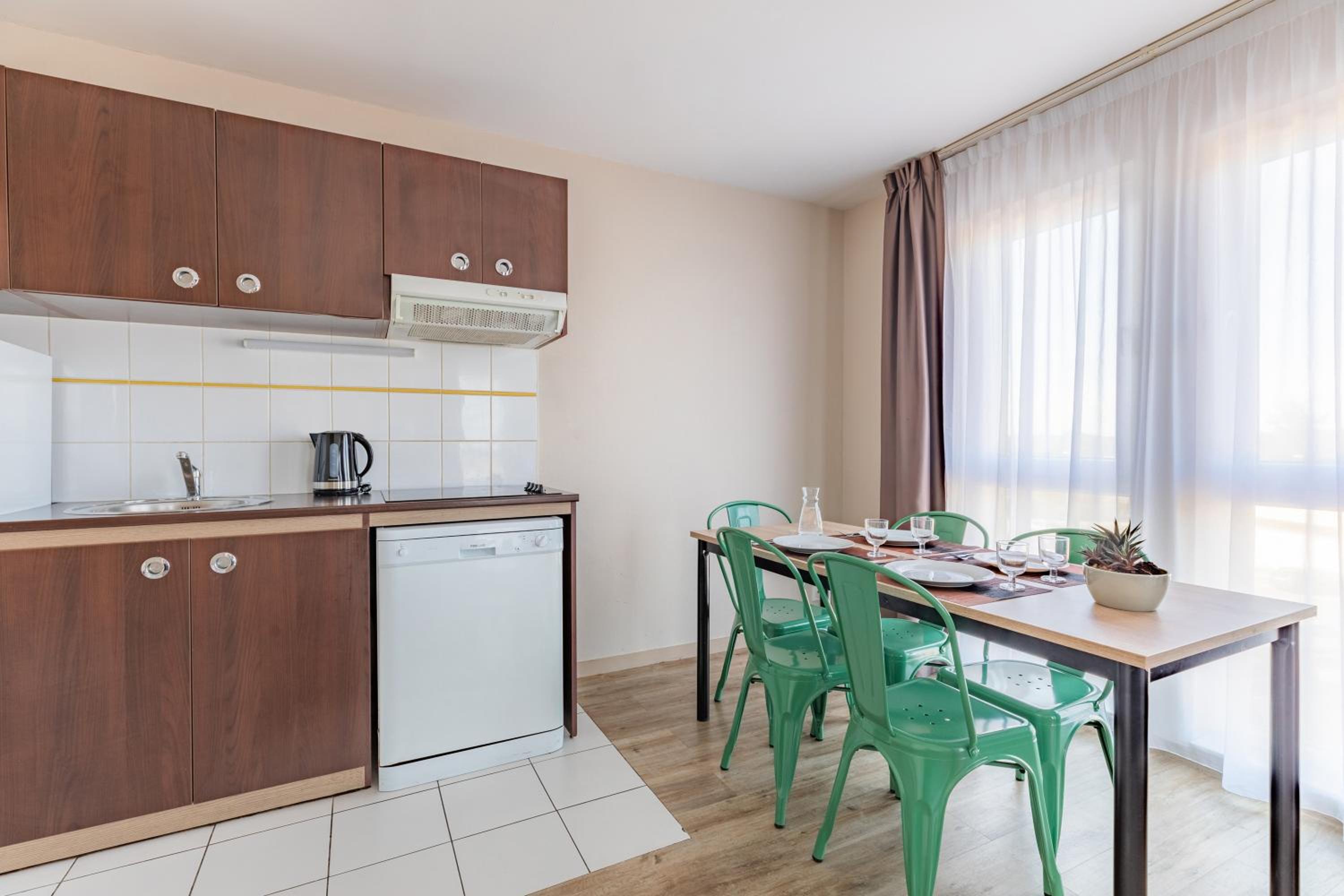 Two-Bedroom Apartment - Photo 7