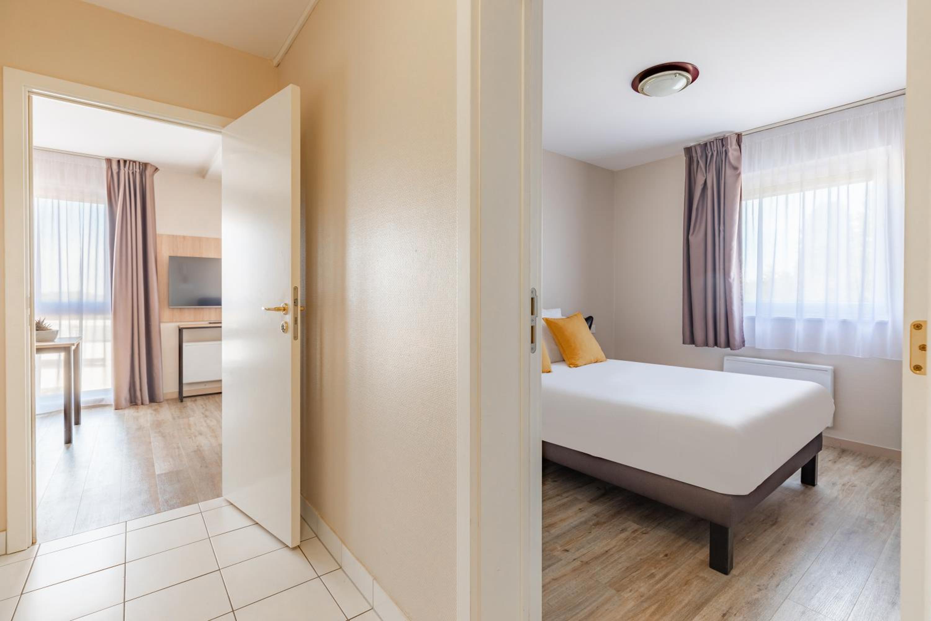 Two-Bedroom Apartment - Photo 3