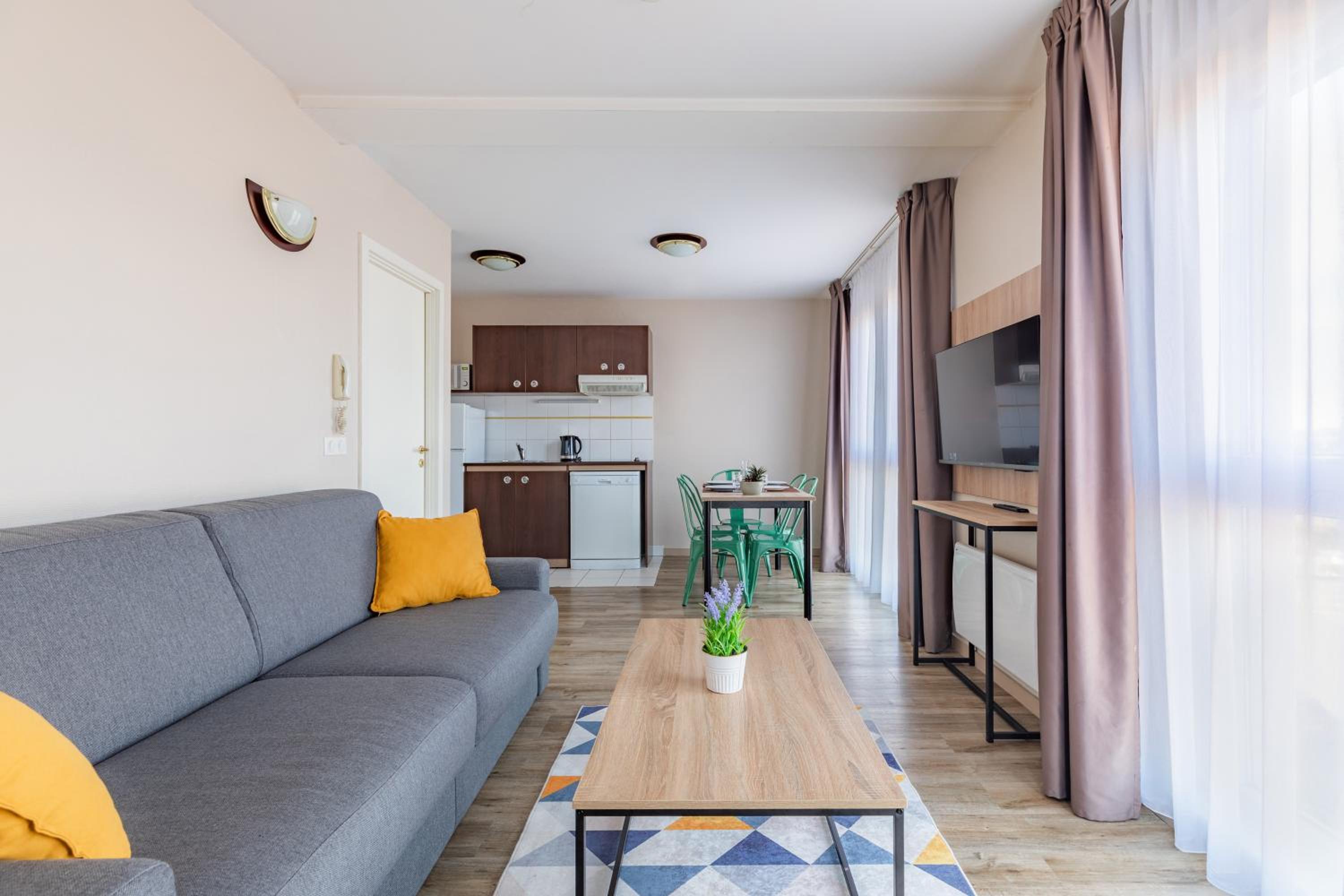 Two-Bedroom Apartment - Photo 6