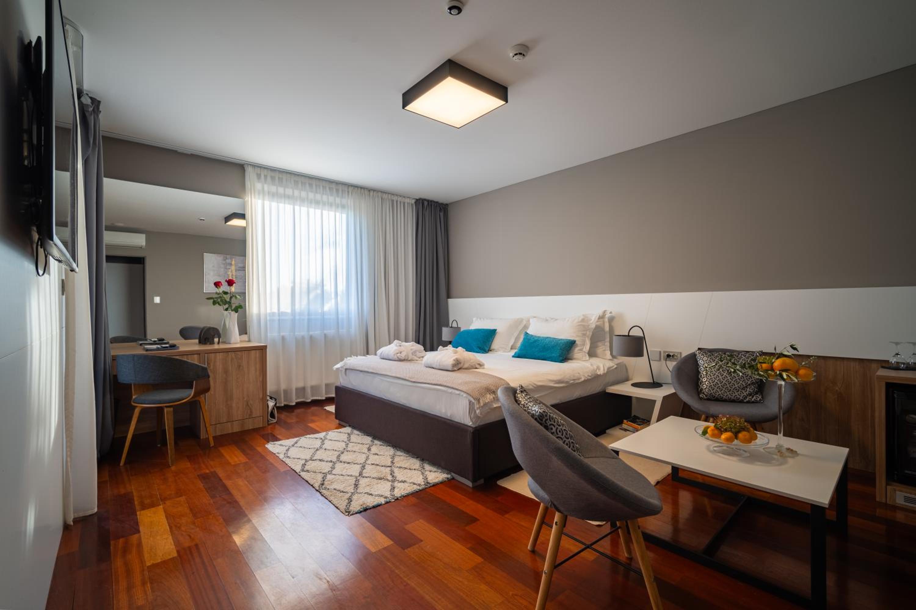 King Suite with Jacuzzi on the Terrace and Sea View - Photo 15