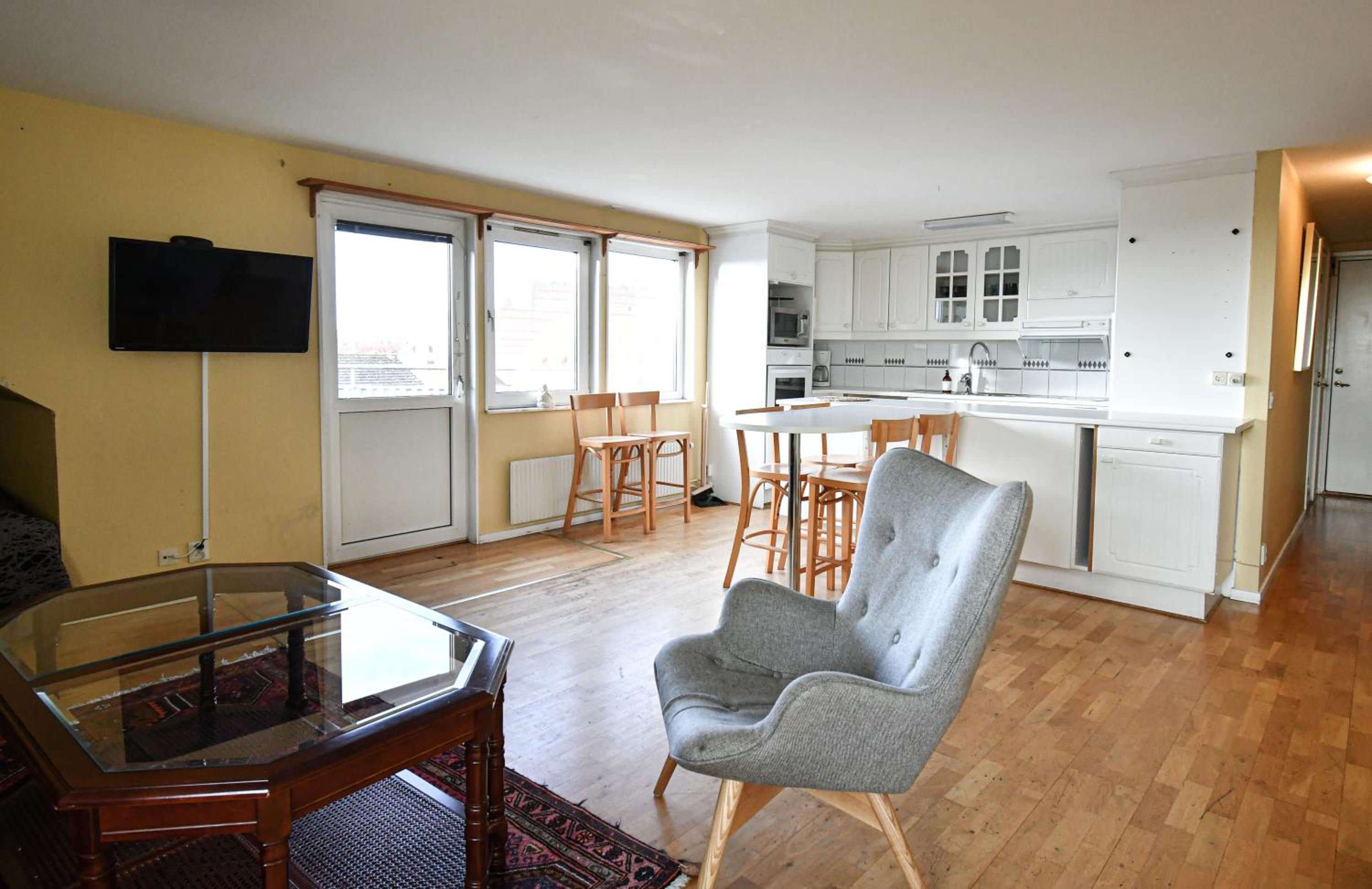 Three-Bedroom Apartment with Sea View photo 2