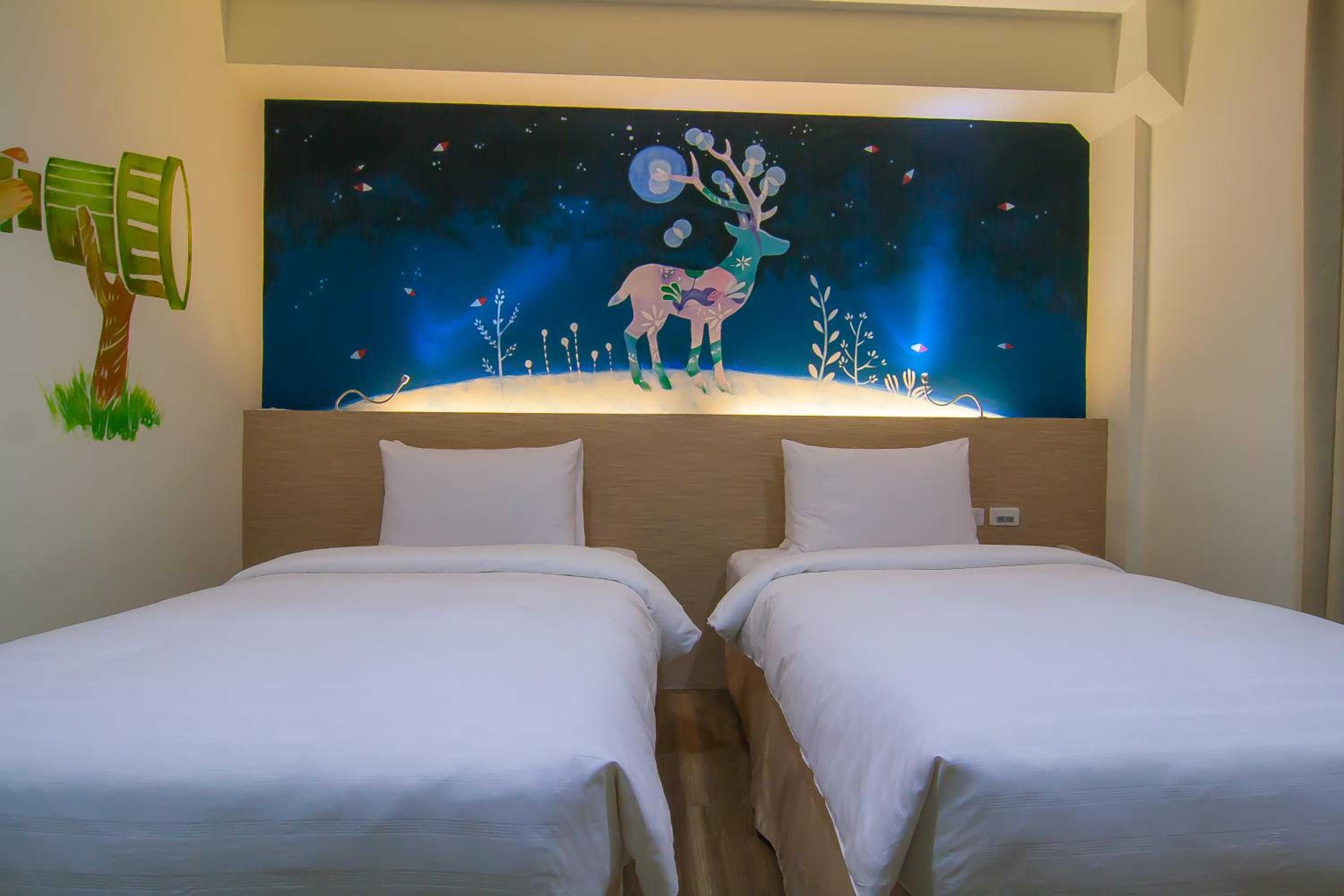 Twin Room with Shower - Photo 3