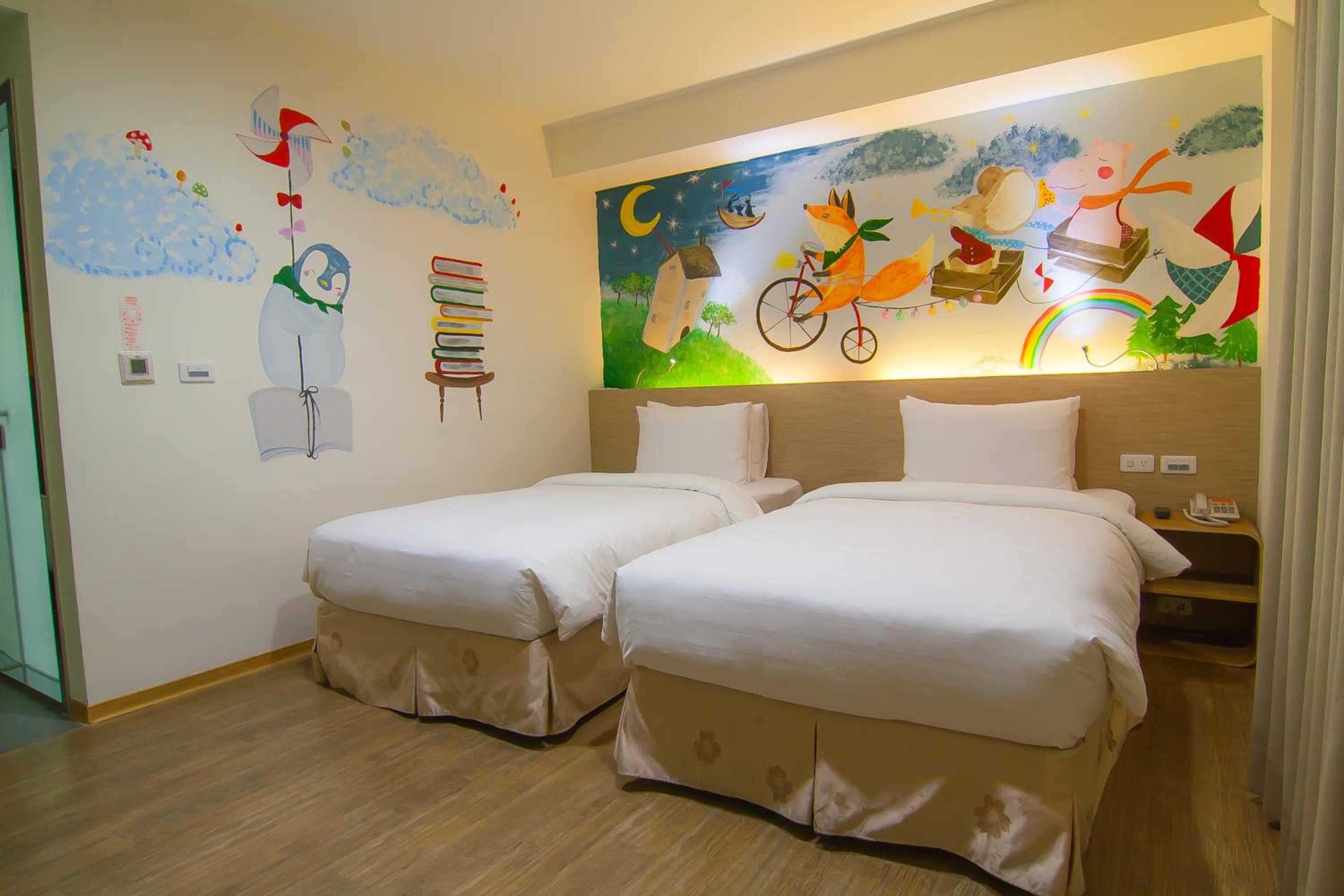 Twin Room with Shower - Photo 5