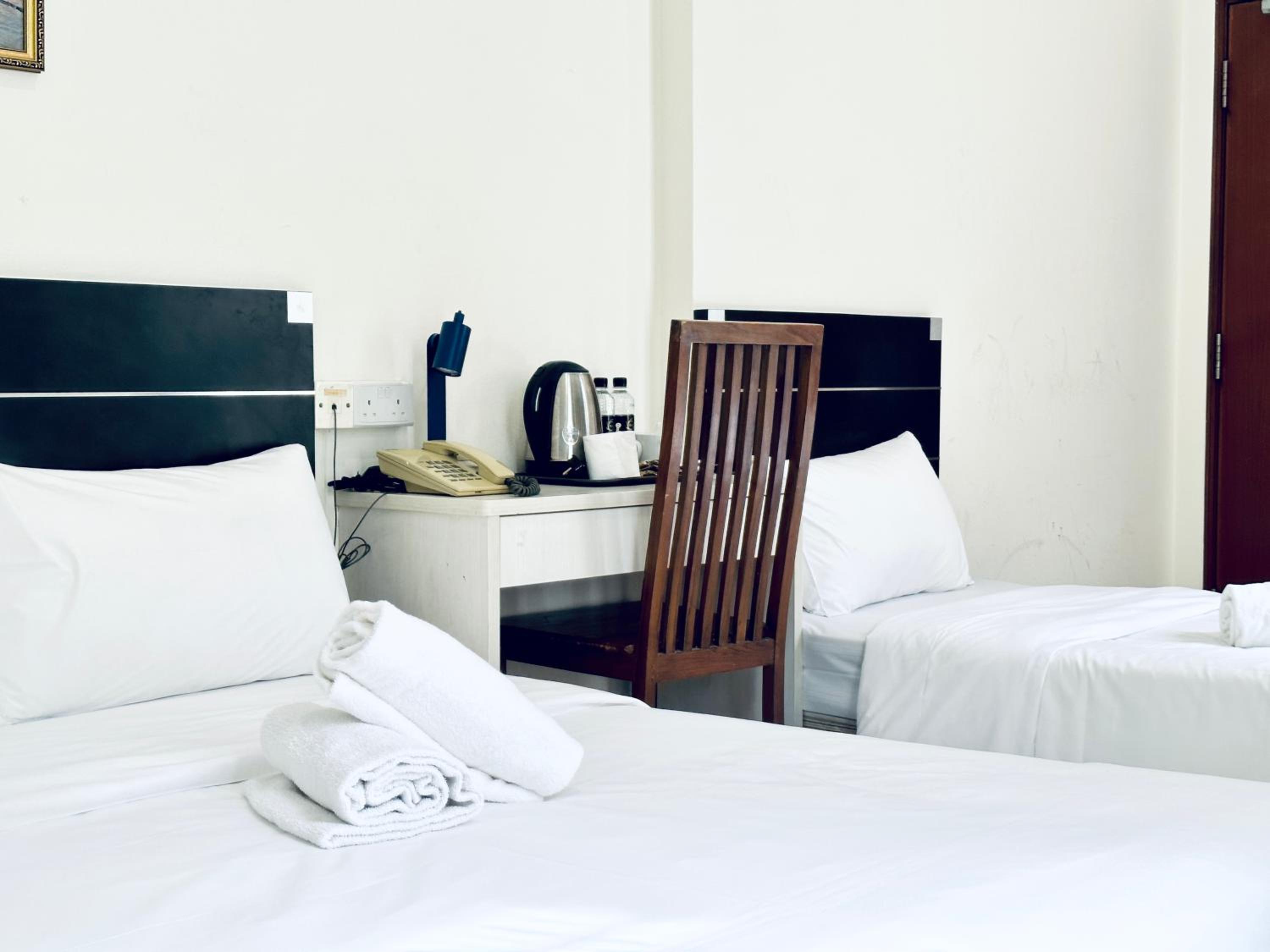 Standard Twin Room photo 3