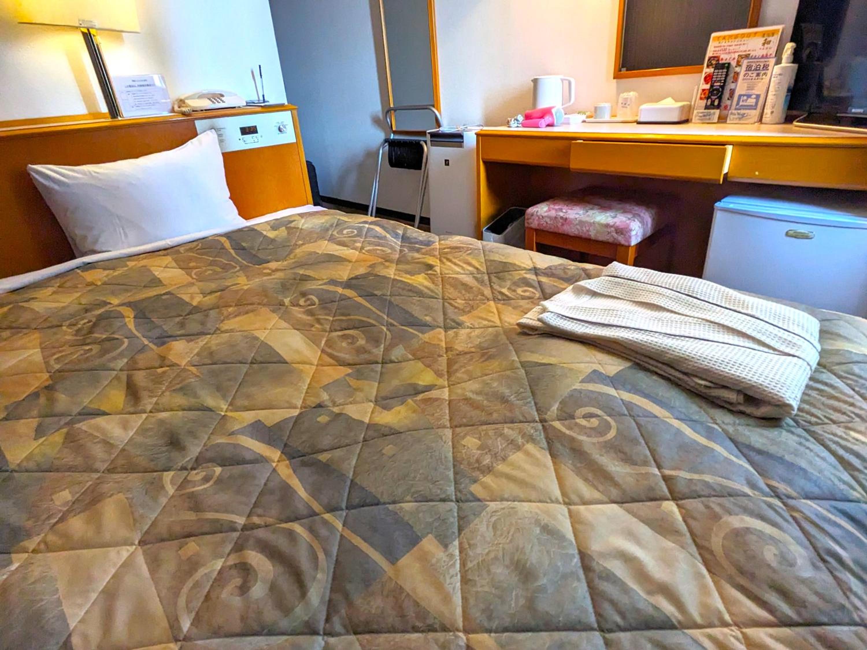 Double Room with Small Double Bed - Smoking photo 1