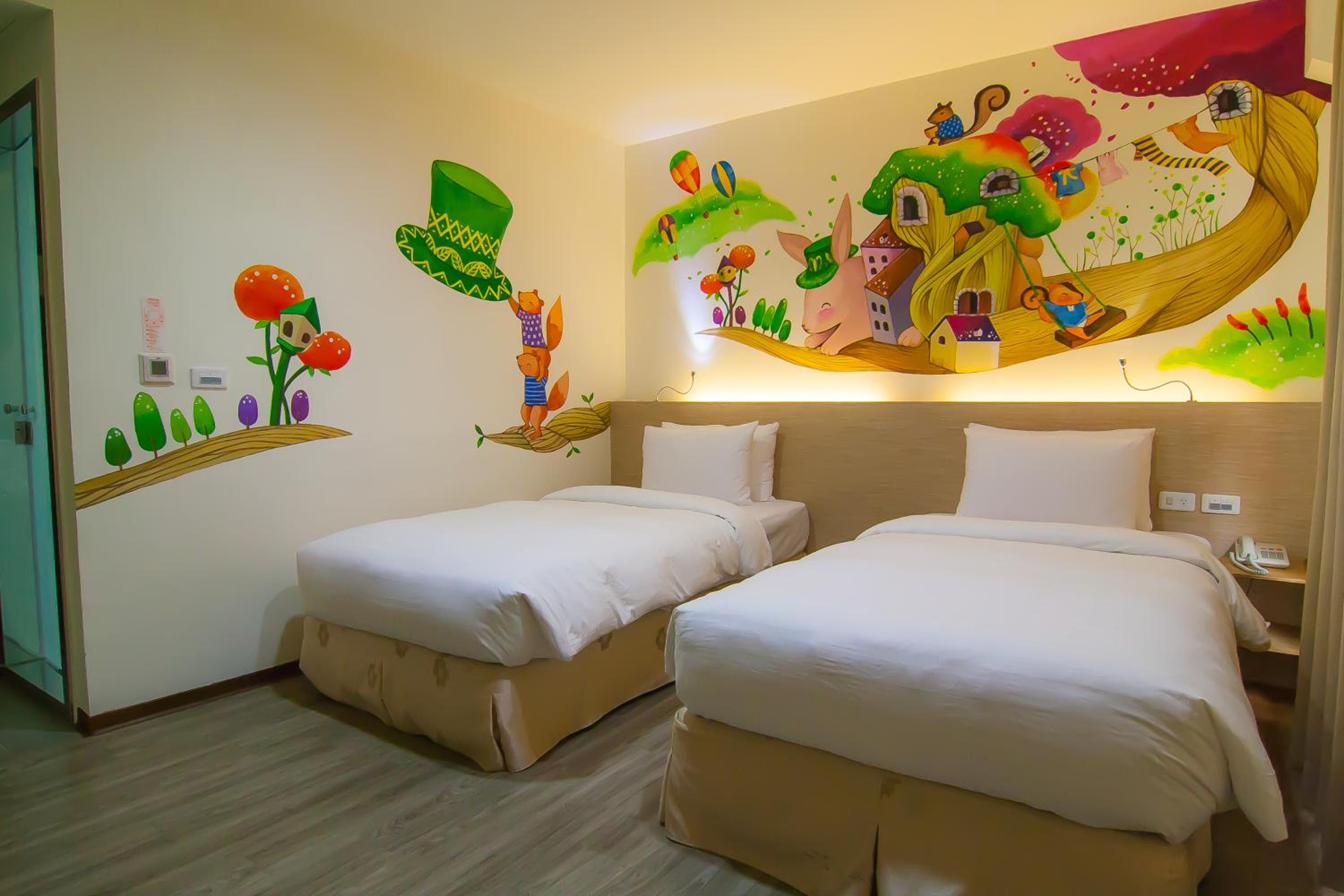 Twin Room with Bath photo 1