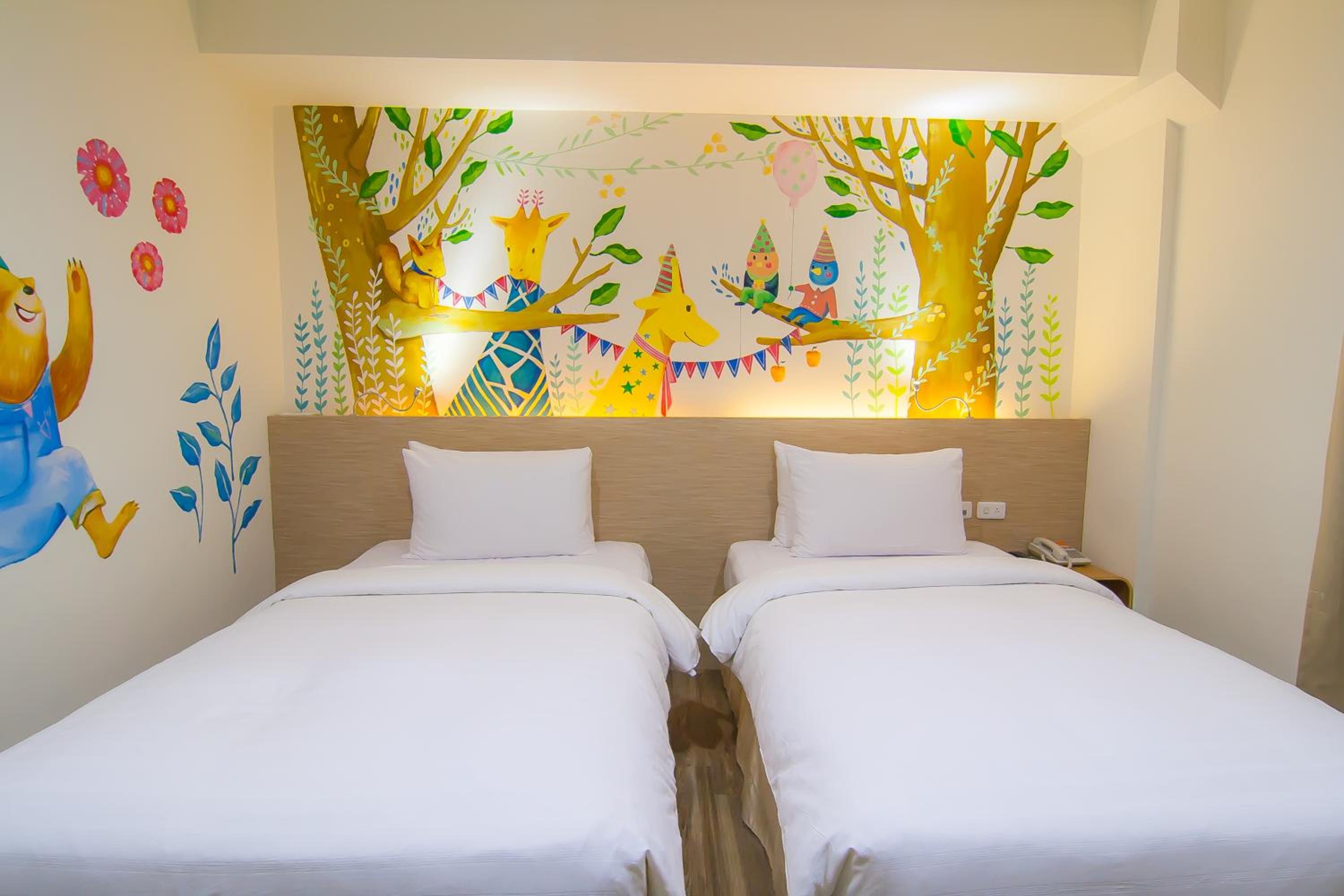 Twin Room with Bath photo 2
