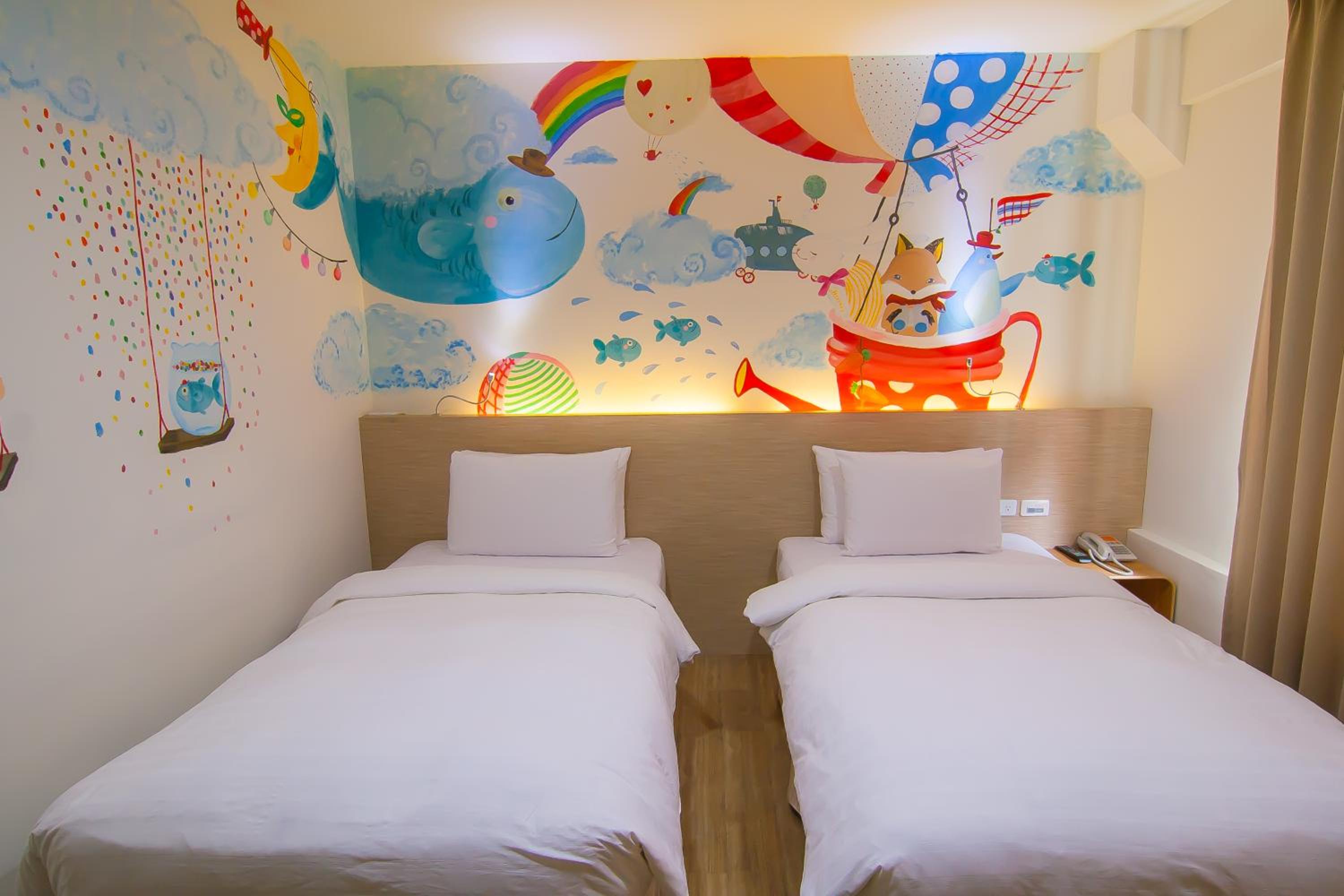 Twin Room with Bath photo 3