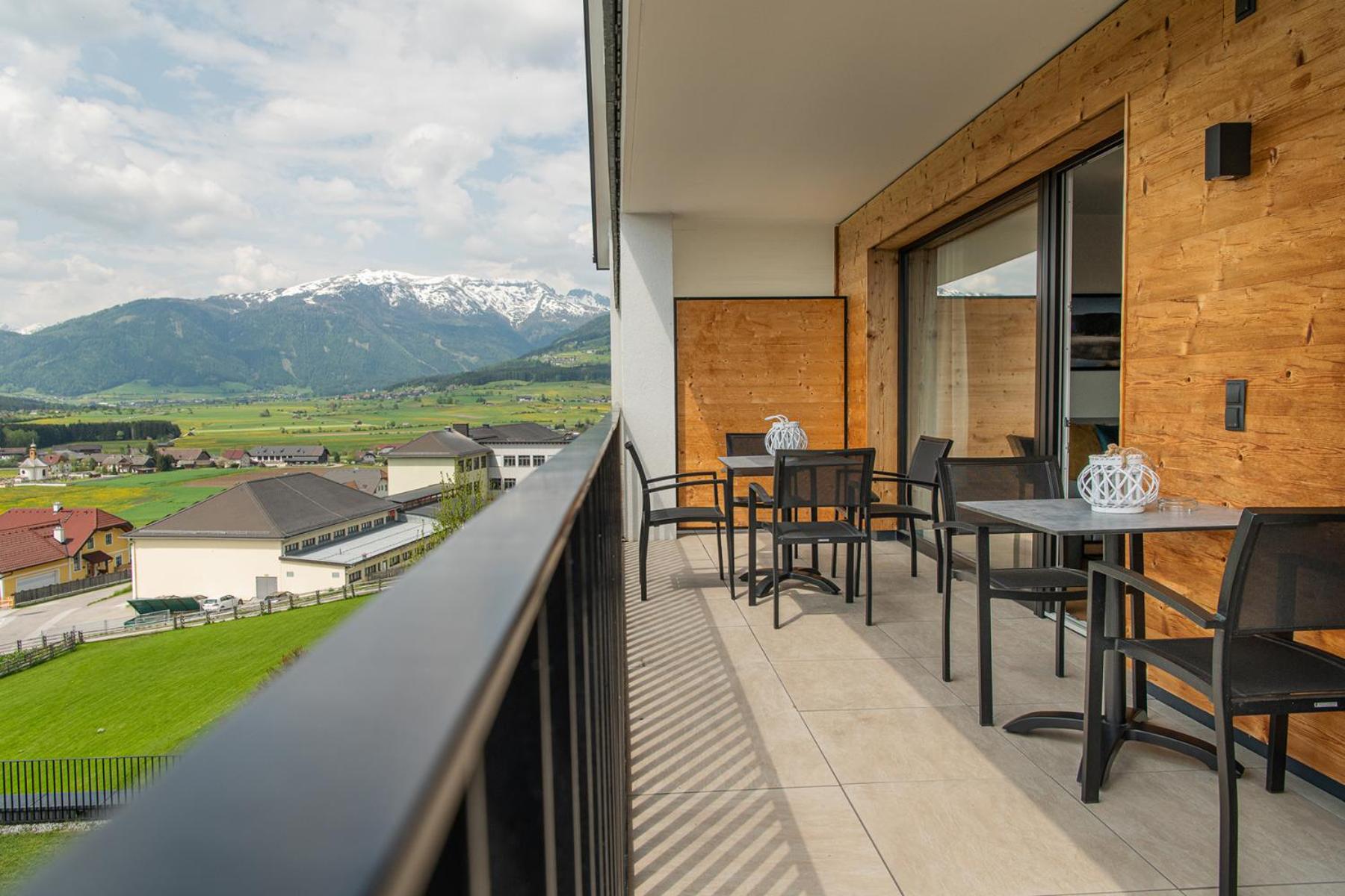 One-Bedroom Apartment with Balcony