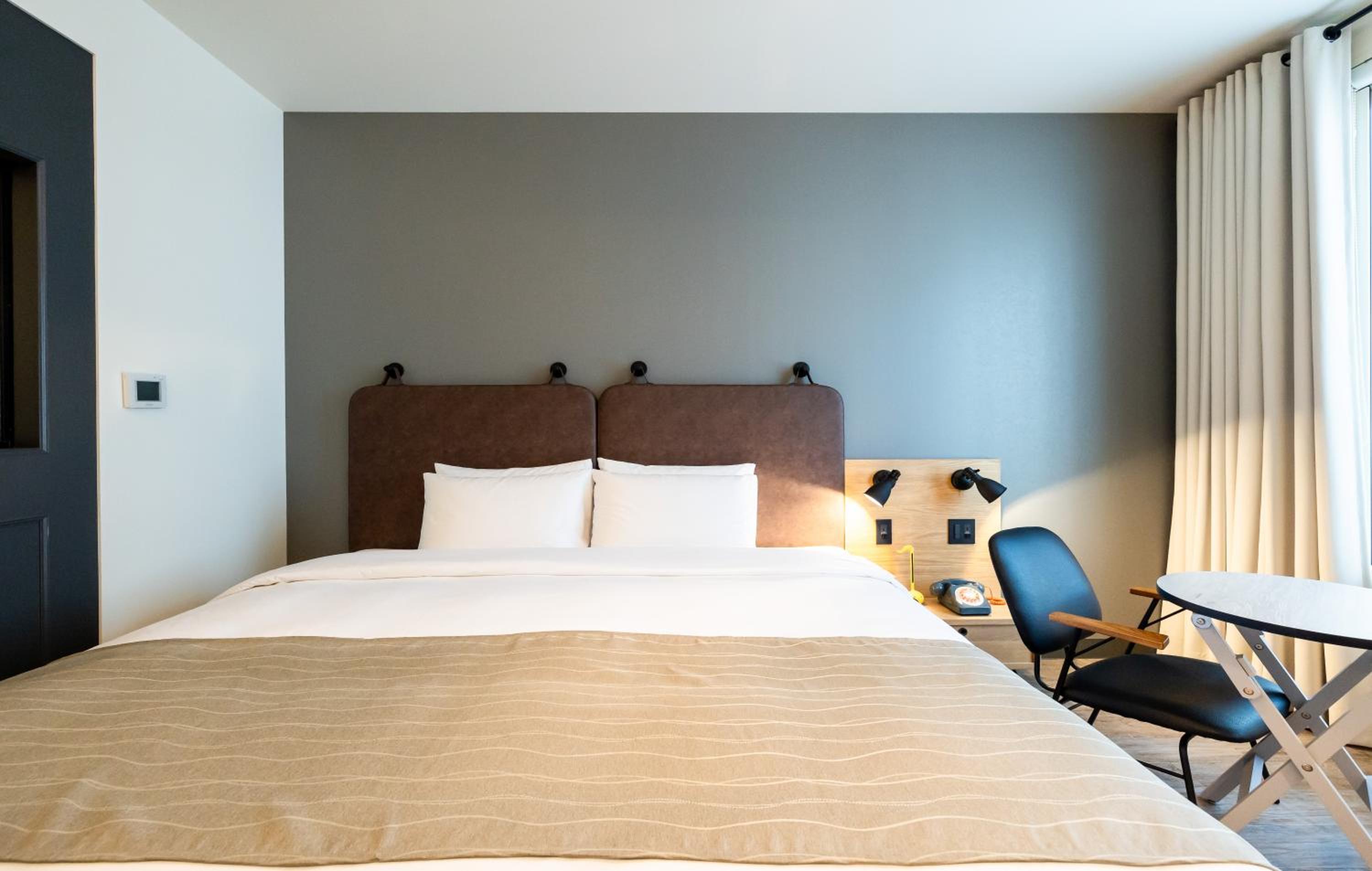 Moxy Signature King Room