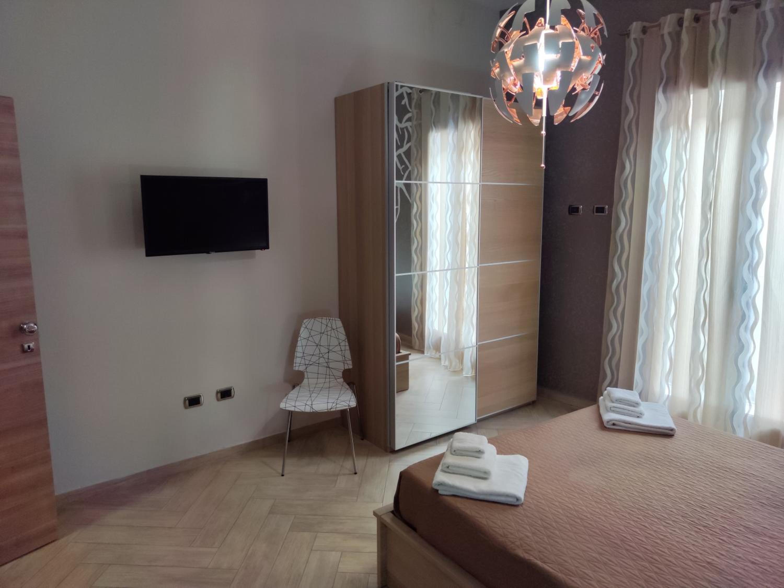 Deluxe Room - Photo 4