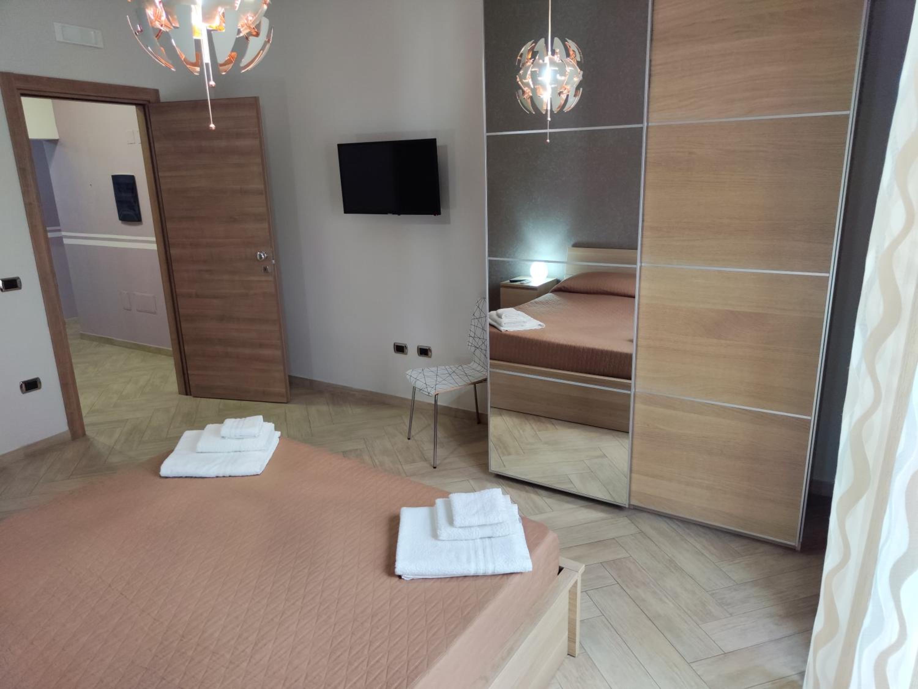Deluxe Room - Photo 7