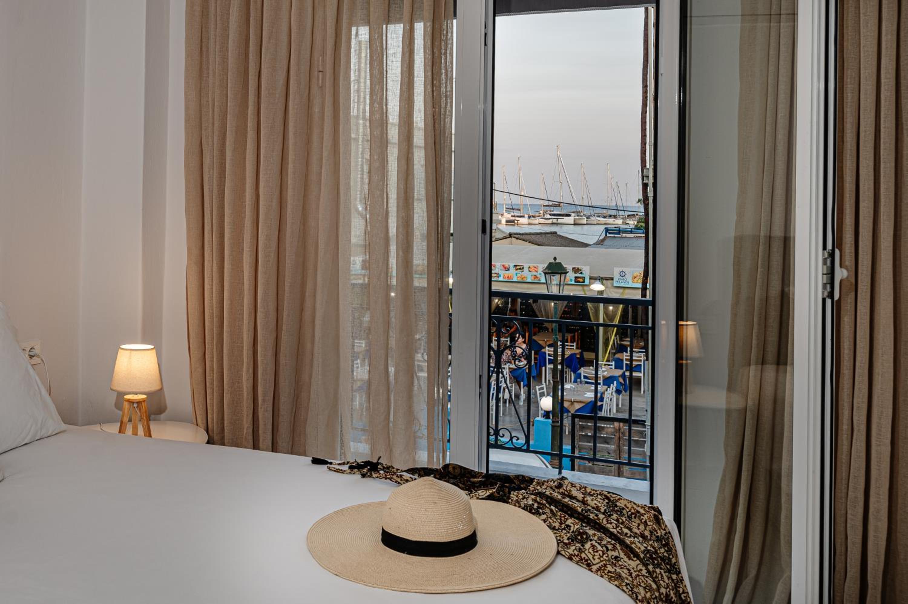 Family Suite with Balcony photo 2